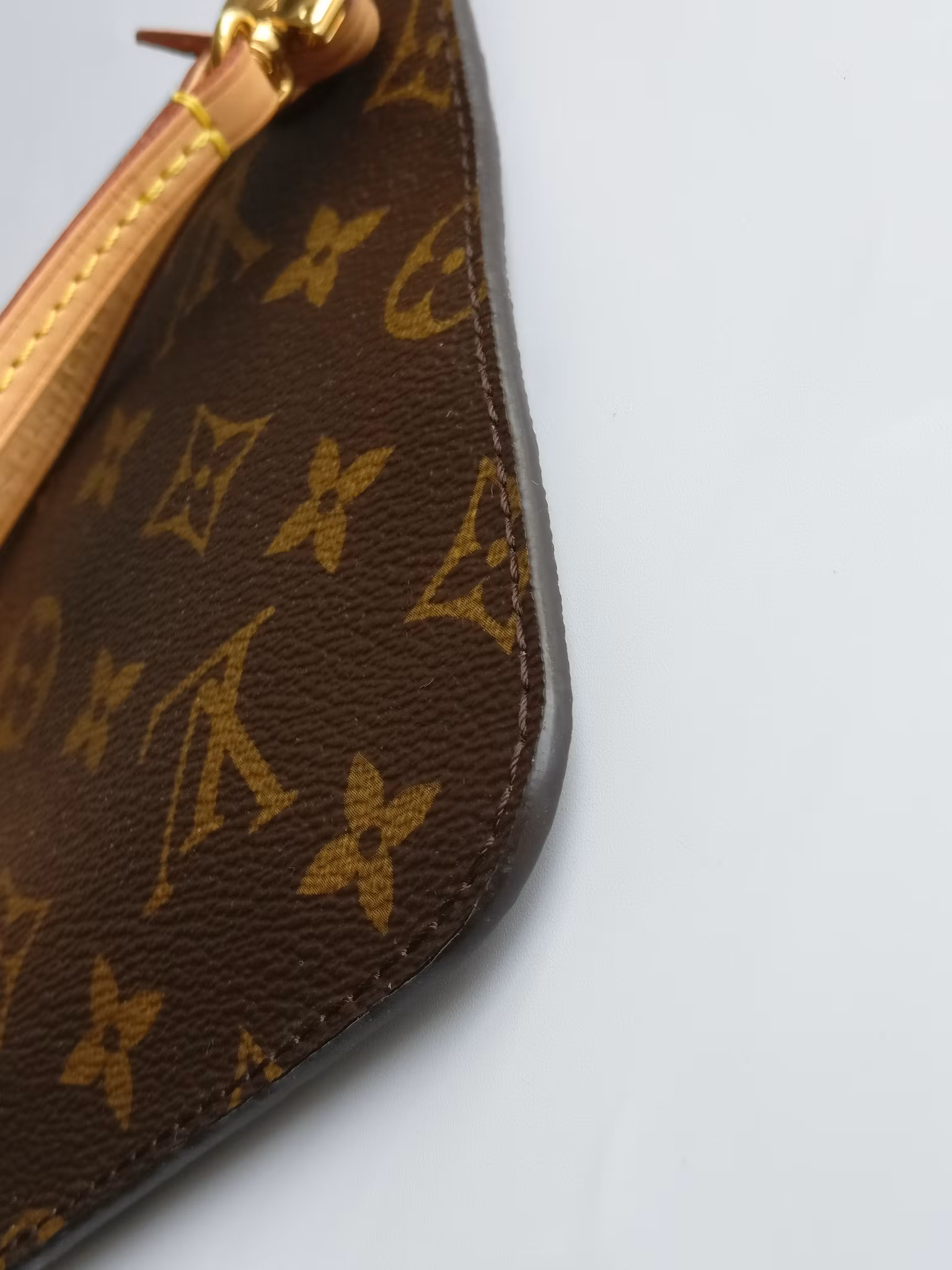Louis Vuitton Neverfull MM pochette
