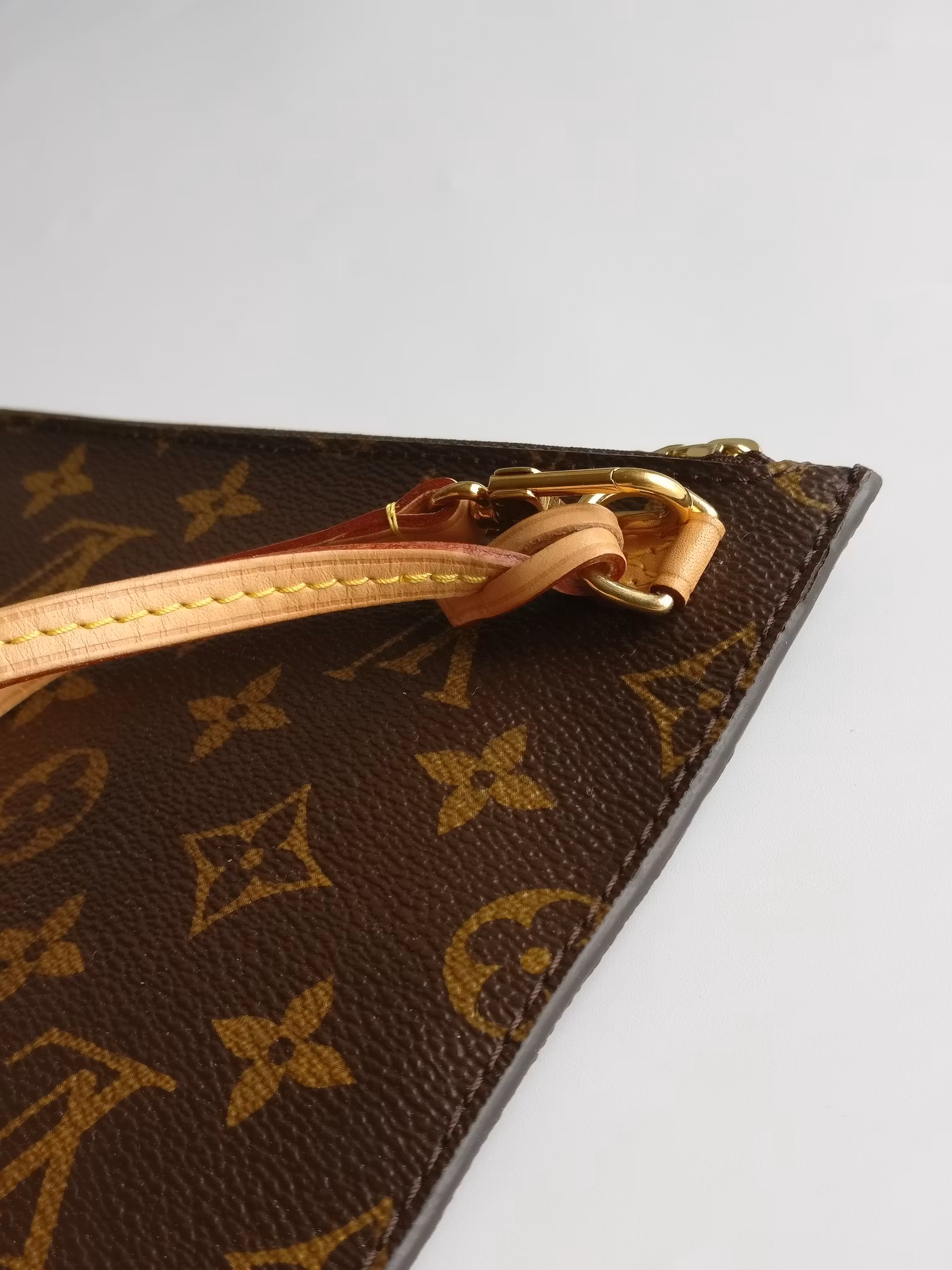 Louis Vuitton Neverfull MM pochette