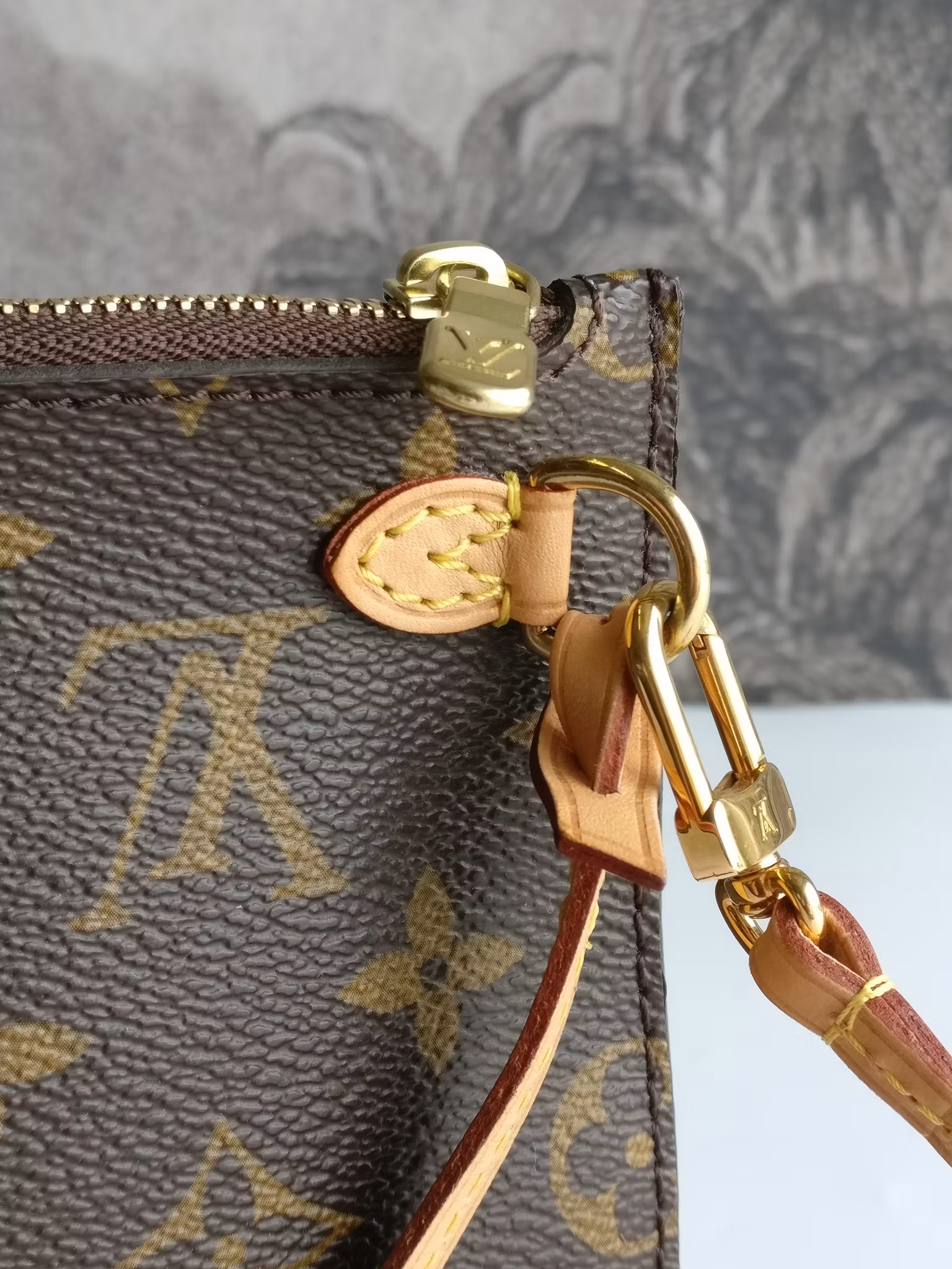 Louis Vuitton Neverfull MM pochette
