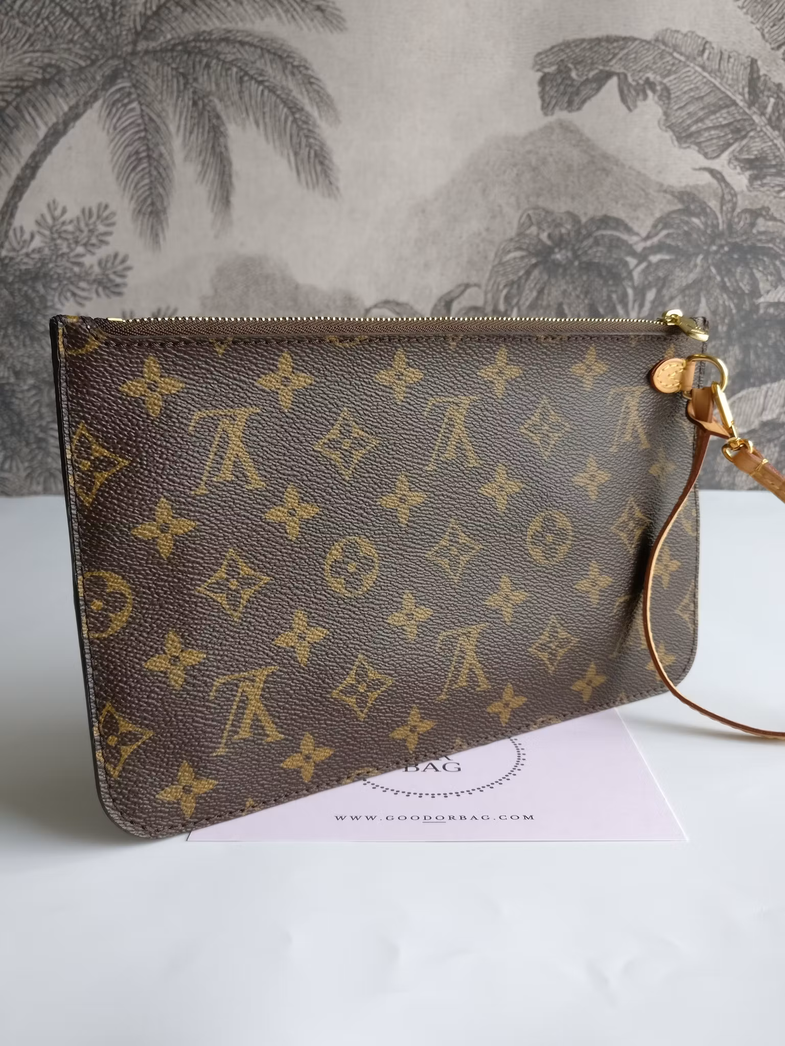 Louis Vuitton Neverfull MM pochette