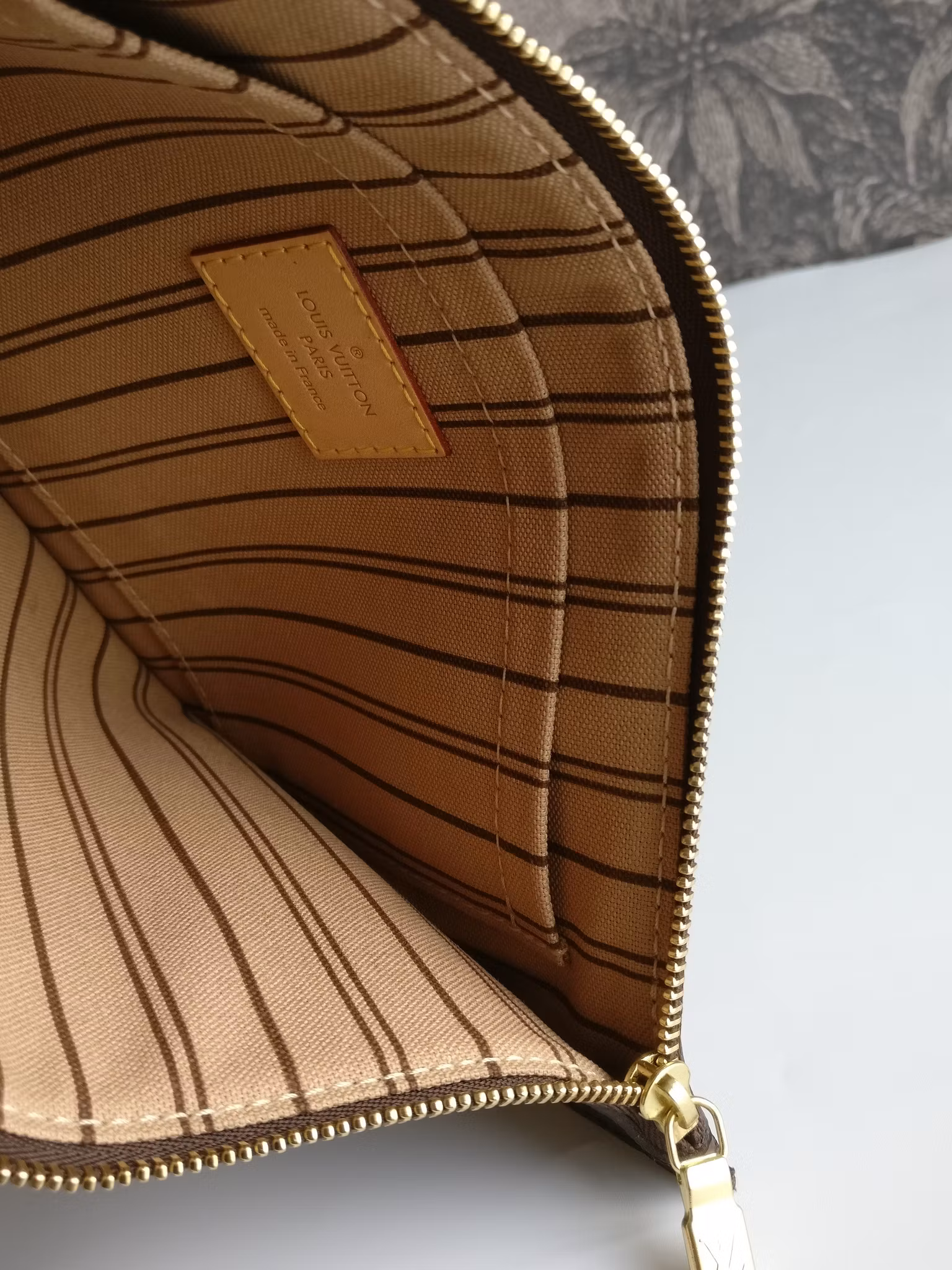 Louis Vuitton Neverfull MM pochette