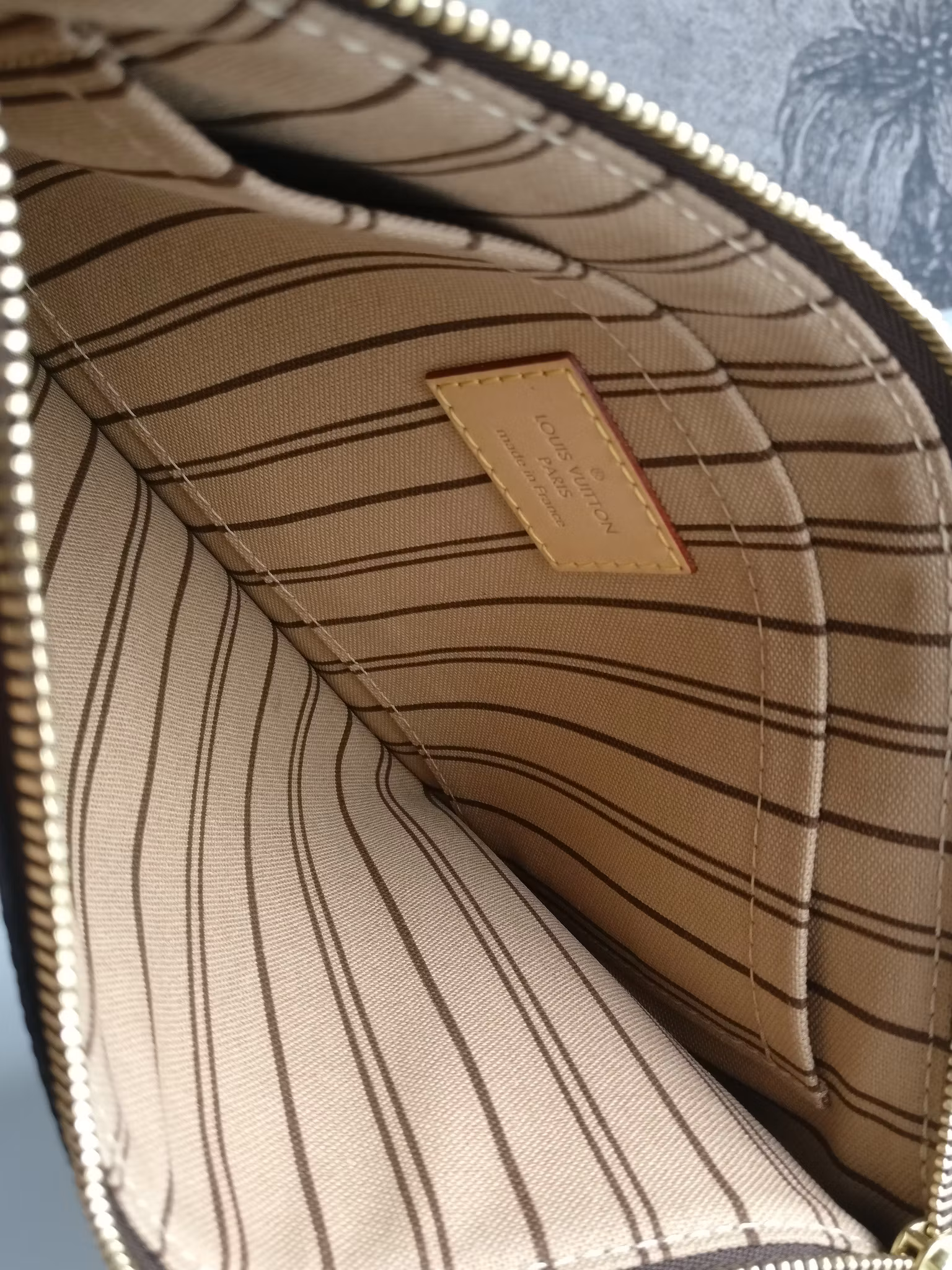 Louis Vuitton Neverfull MM pochette