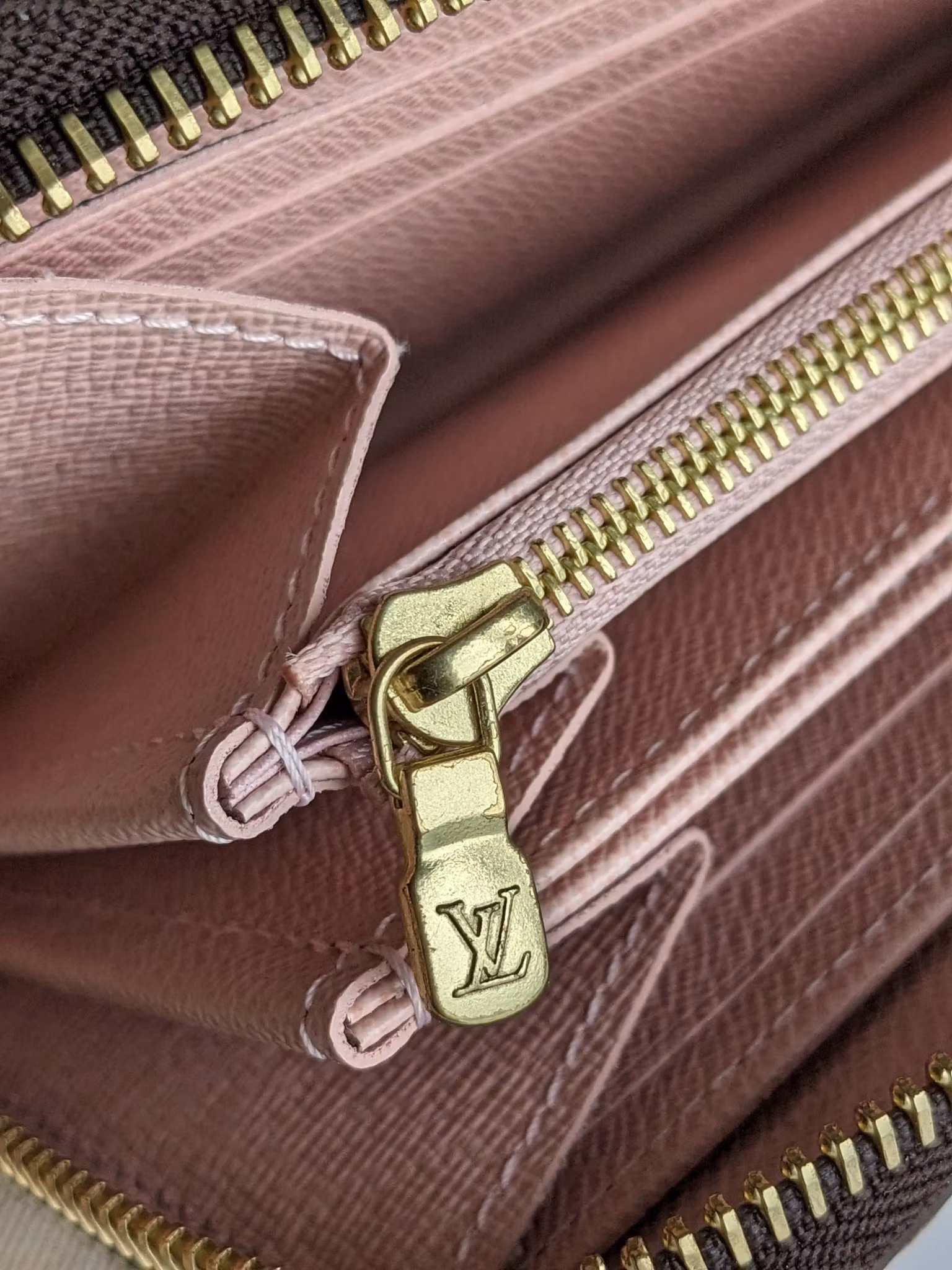 Louis Vuitton Zippy Wallet