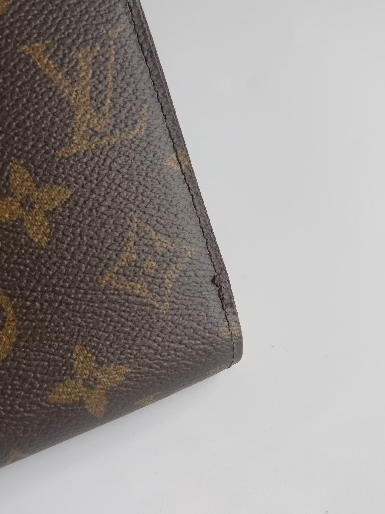 Louis Vuitton Zippy Wallet