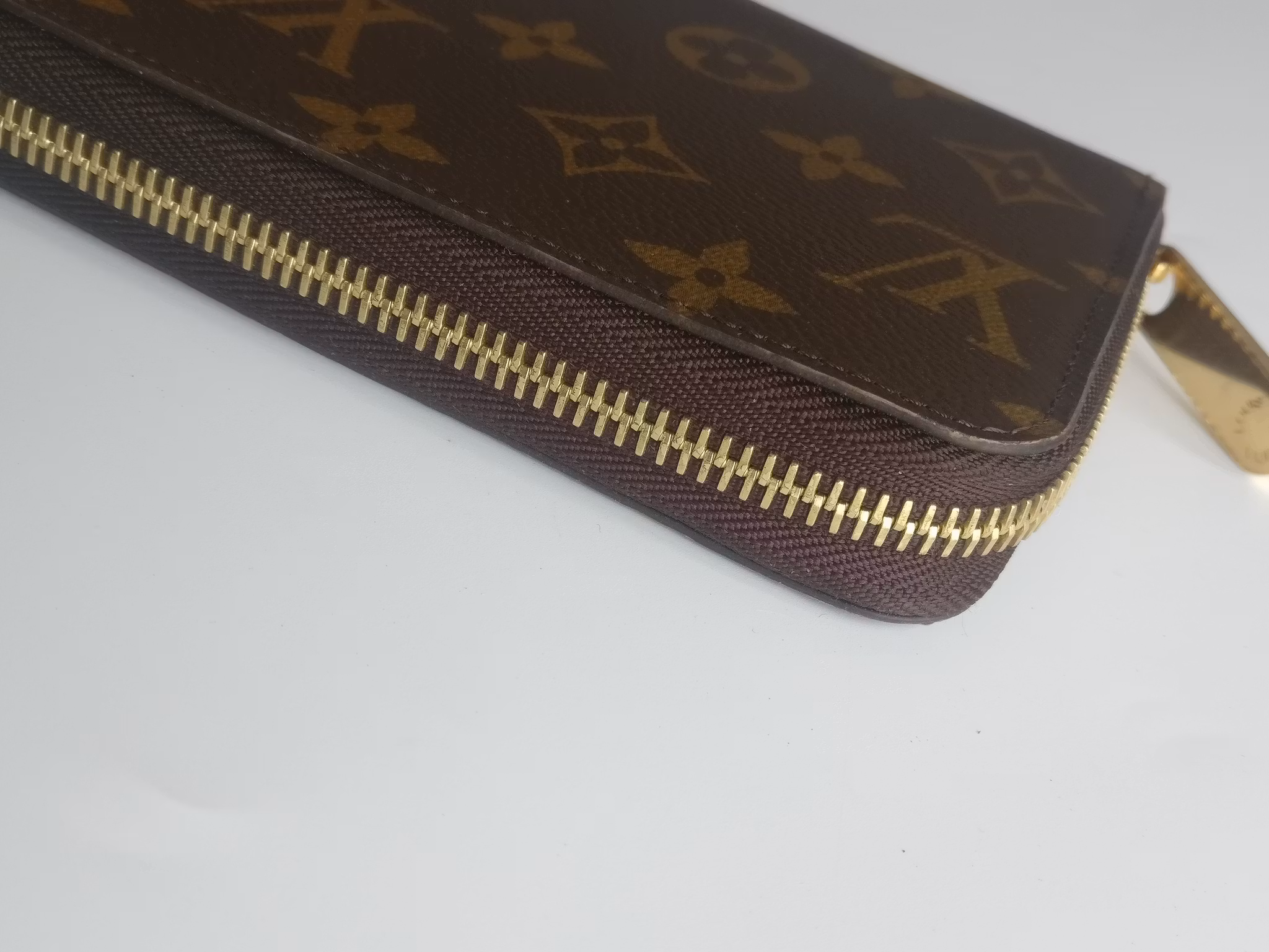 Louis Vuitton Zippy Wallet