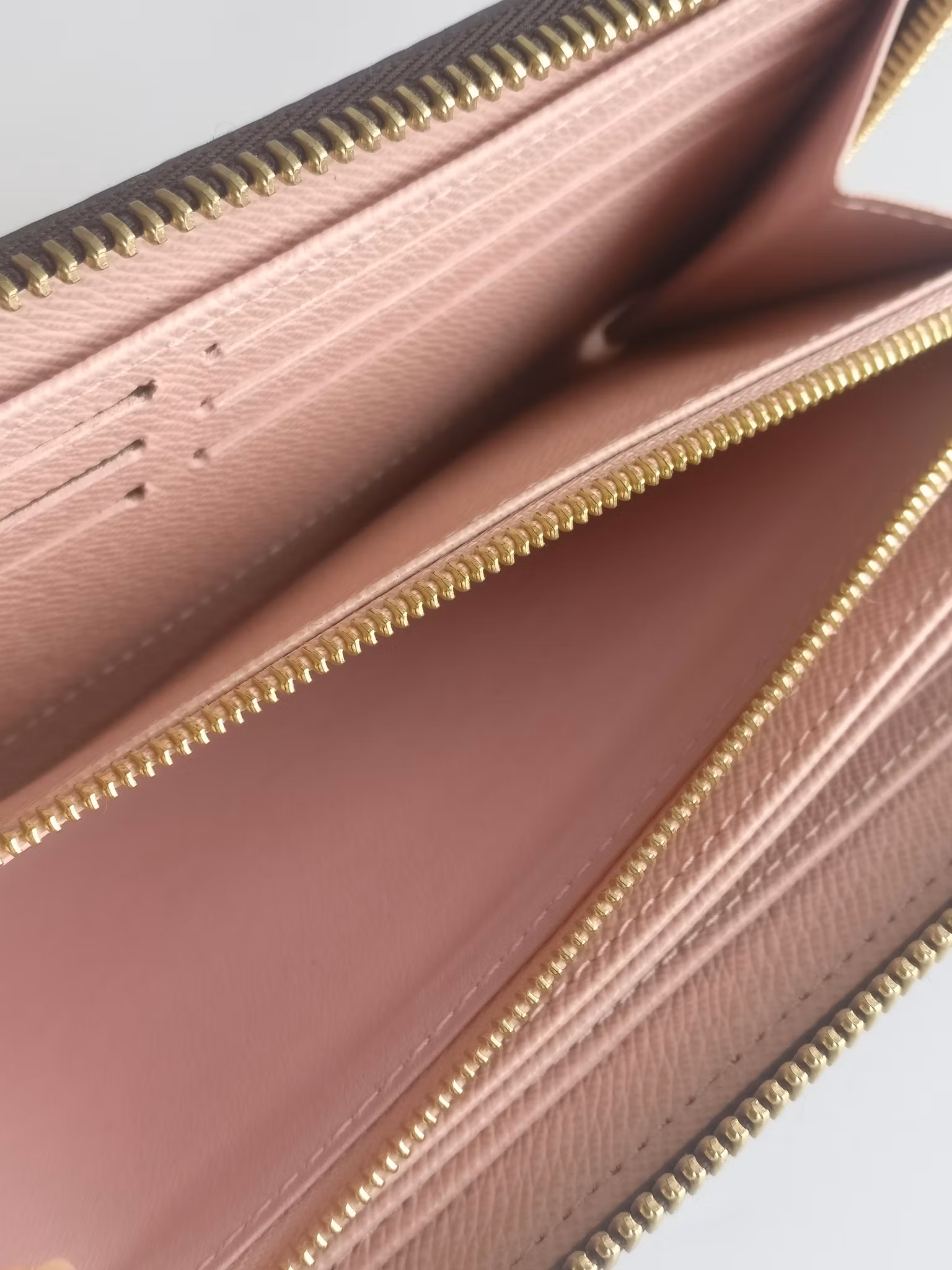 Louis Vuitton Zippy Wallet
