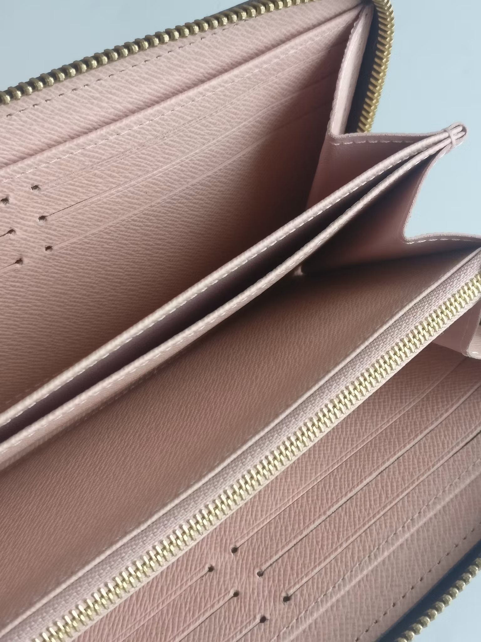 Louis Vuitton Zippy Wallet