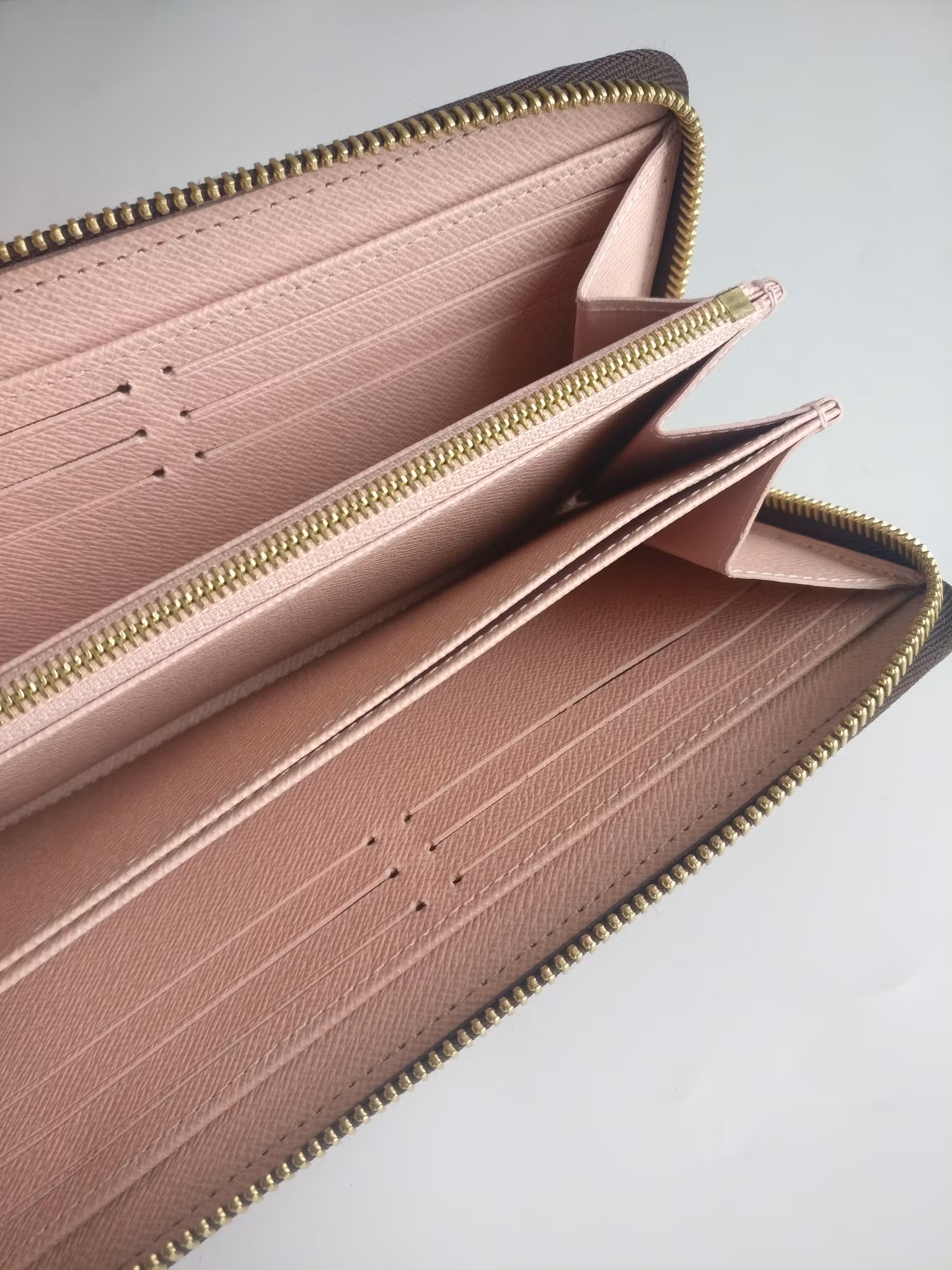 Louis Vuitton Zippy Wallet