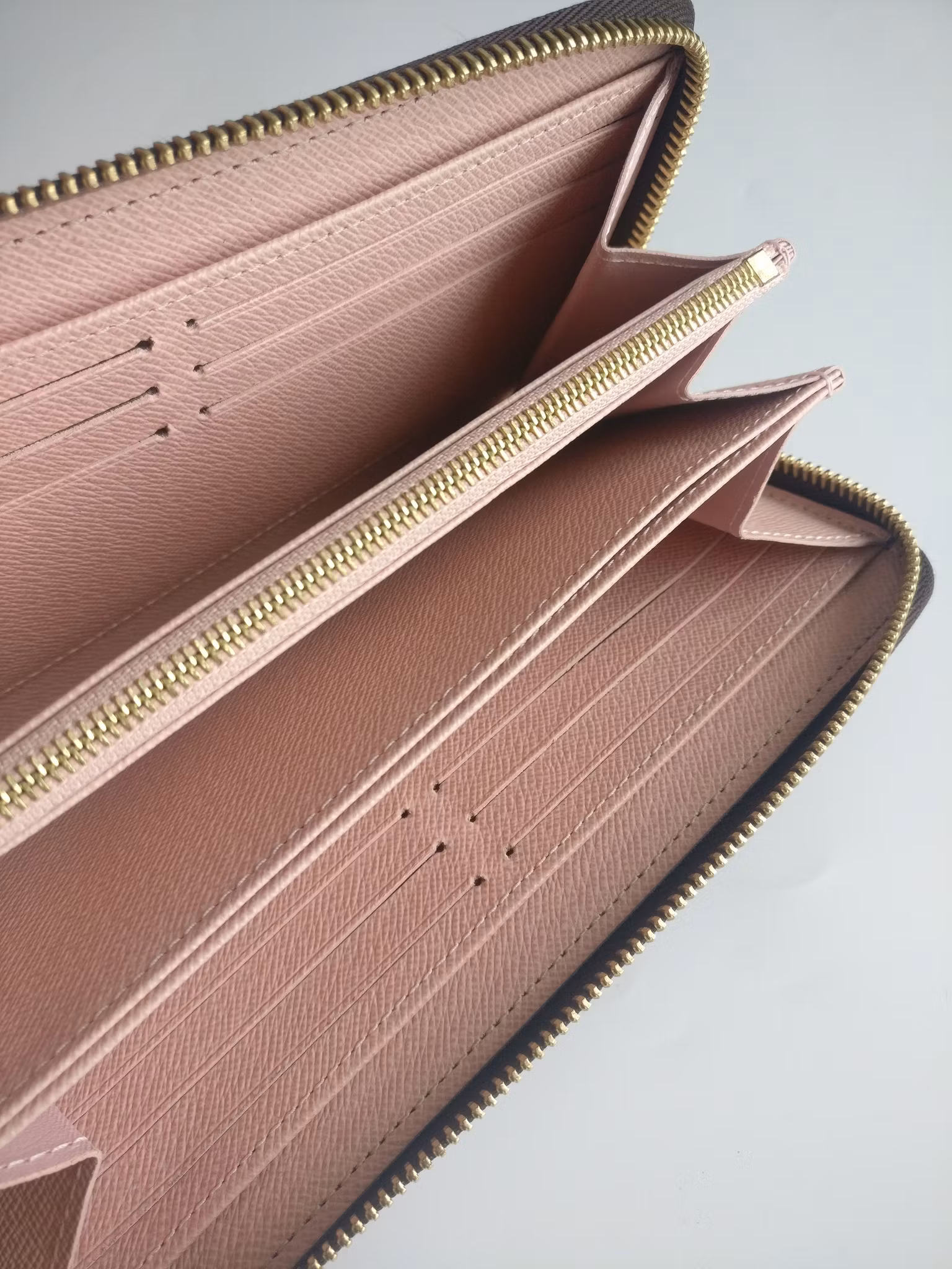 Louis Vuitton Zippy Wallet