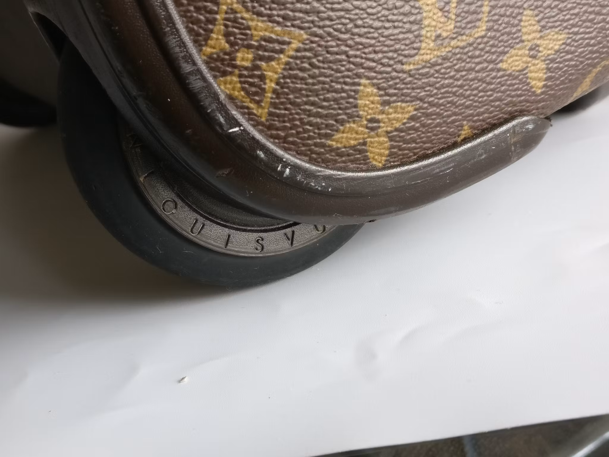 Louis Vuitton Pegase 55 with bag cover