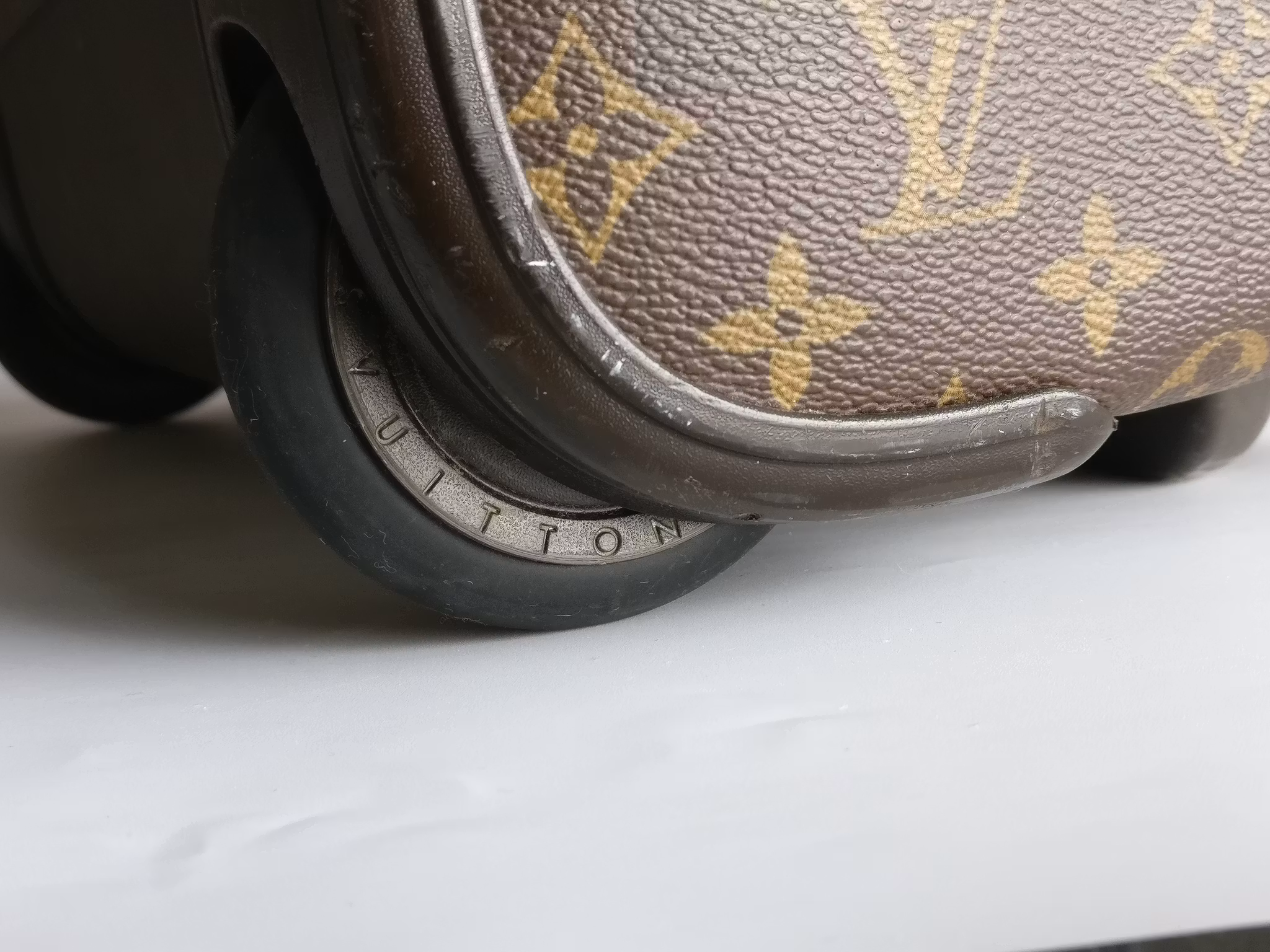 Louis Vuitton Pegase 55 with bag cover