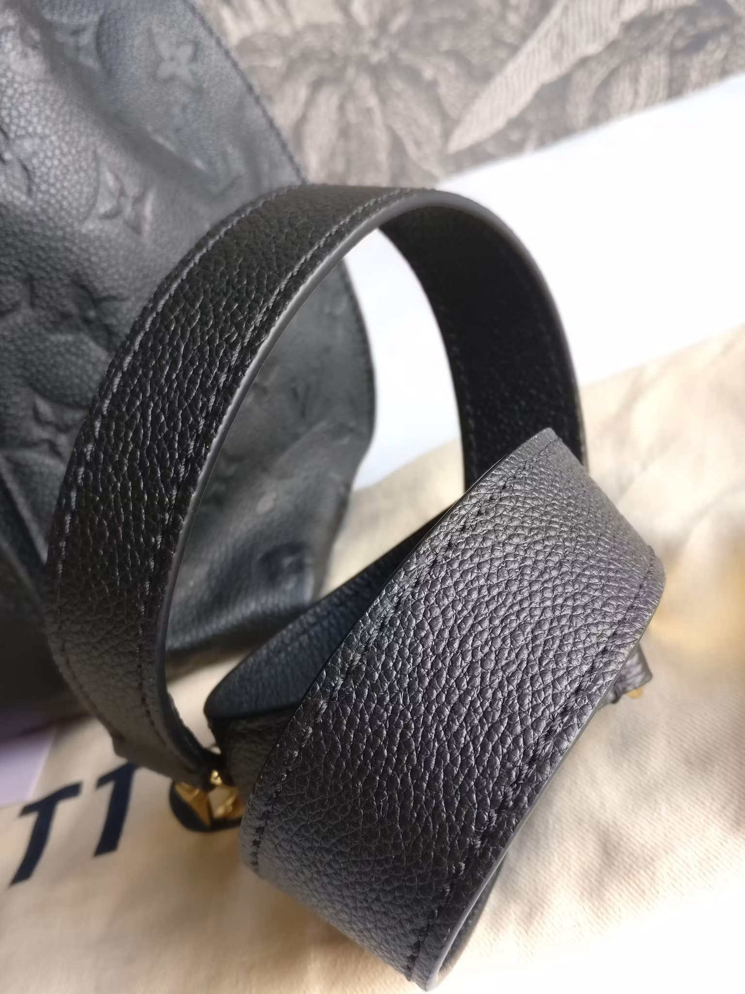 Louis Vuitton Metis Hobo