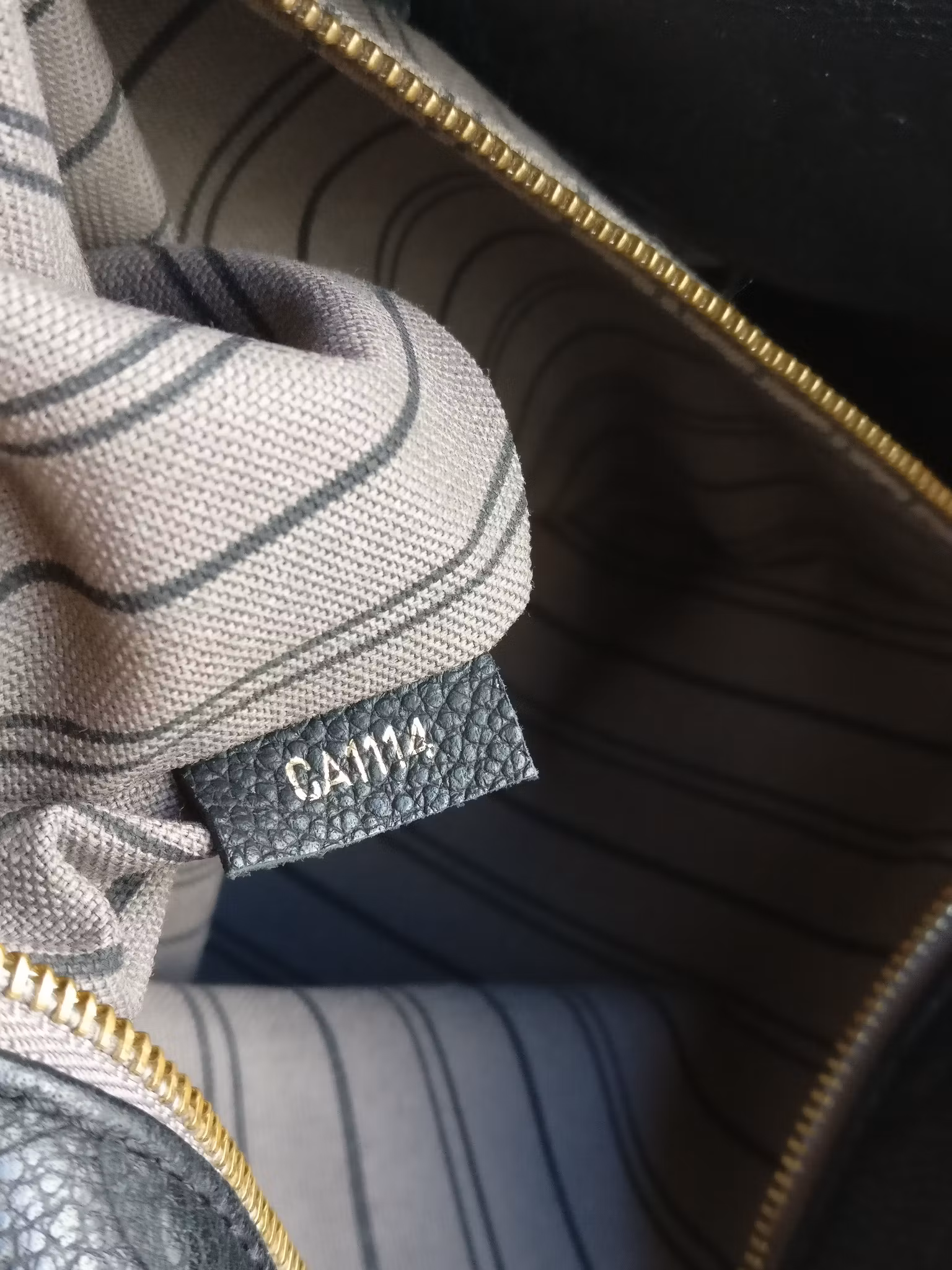 Louis Vuitton Metis Hobo
