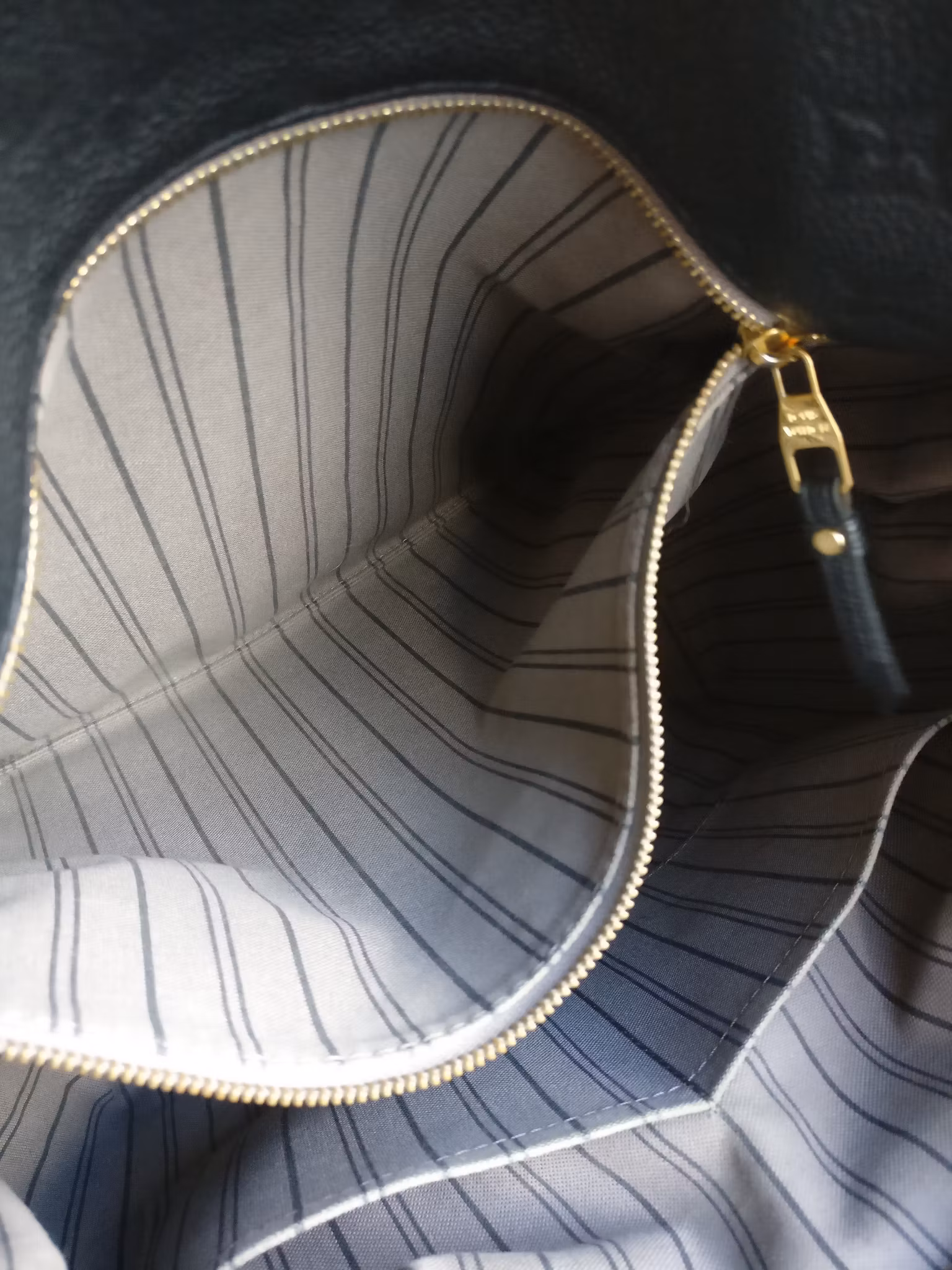Louis Vuitton Metis Hobo