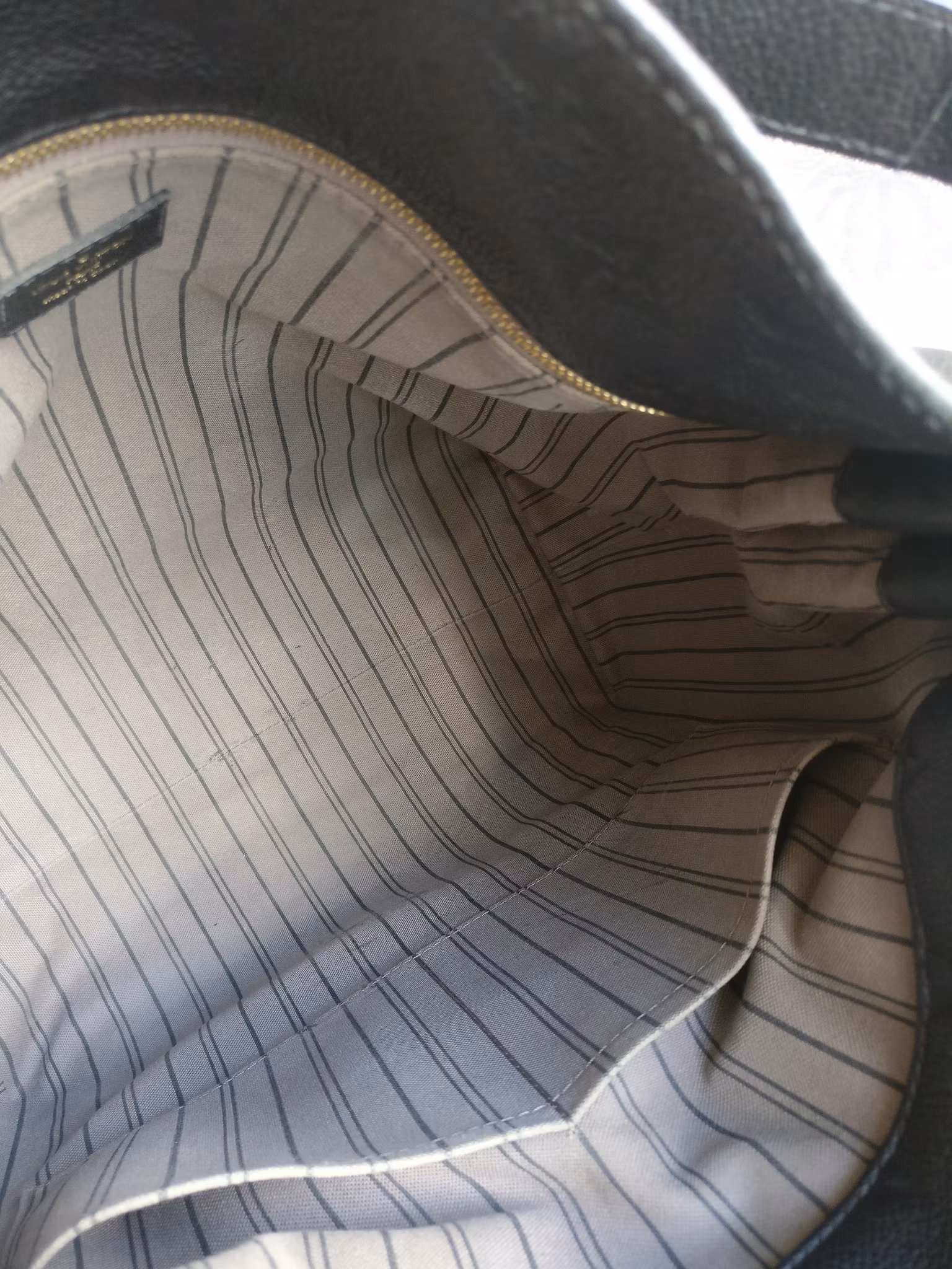 Louis Vuitton Metis Hobo