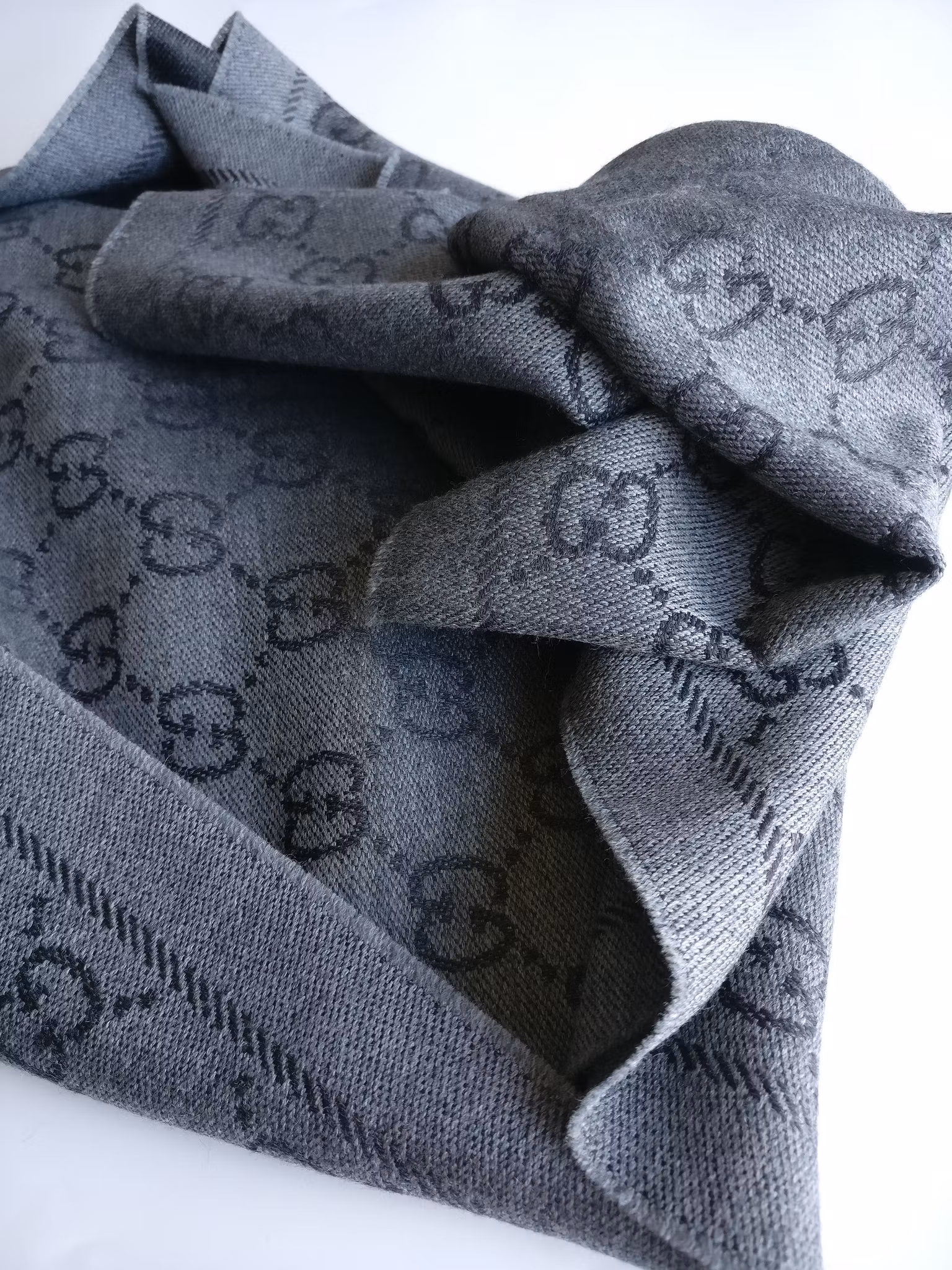 Gucci  GG Jacquard Knitted Wool Scarf