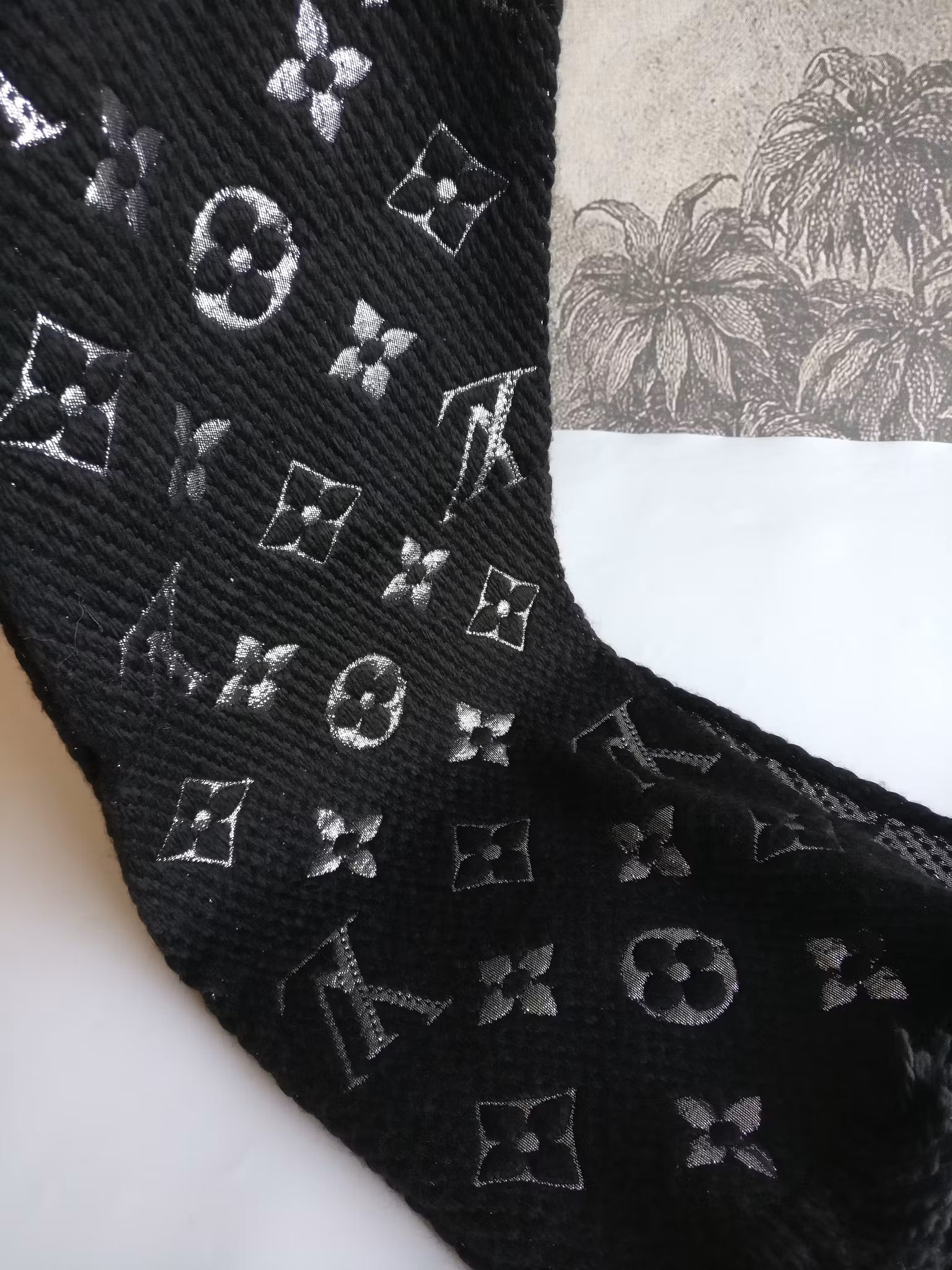 Louis Vuitton Logomania Shine Scarf
