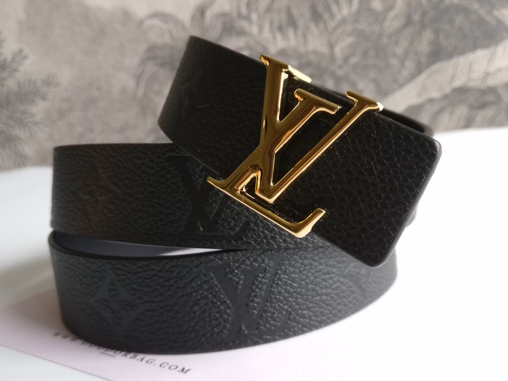 Louis Vuitton LV Iconic 30mm Reversible belt empreinte