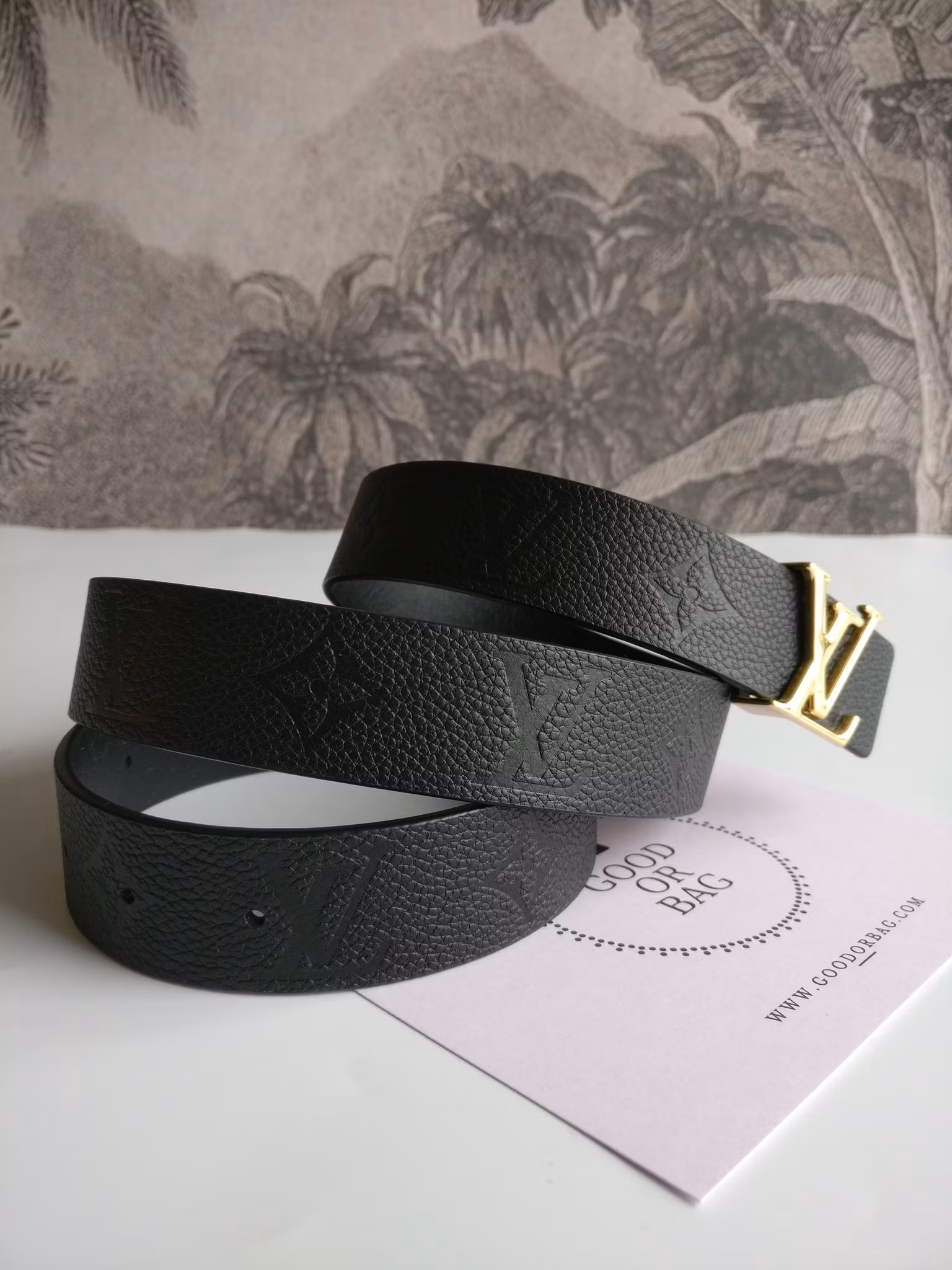 Louis Vuitton LV Iconic 30mm Reversible belt empreinte