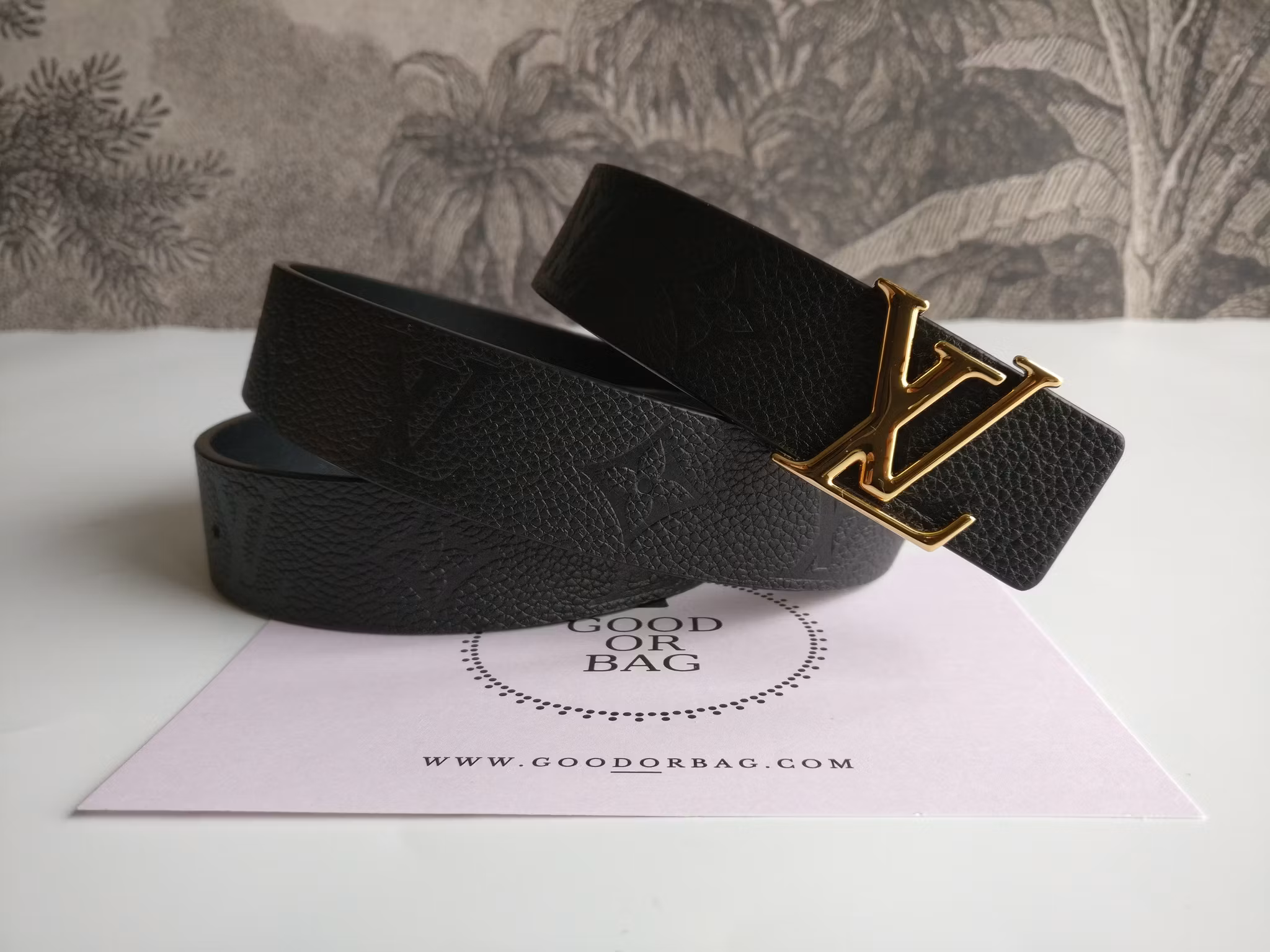 Louis Vuitton LV Iconic 30mm Reversible belt empreinte