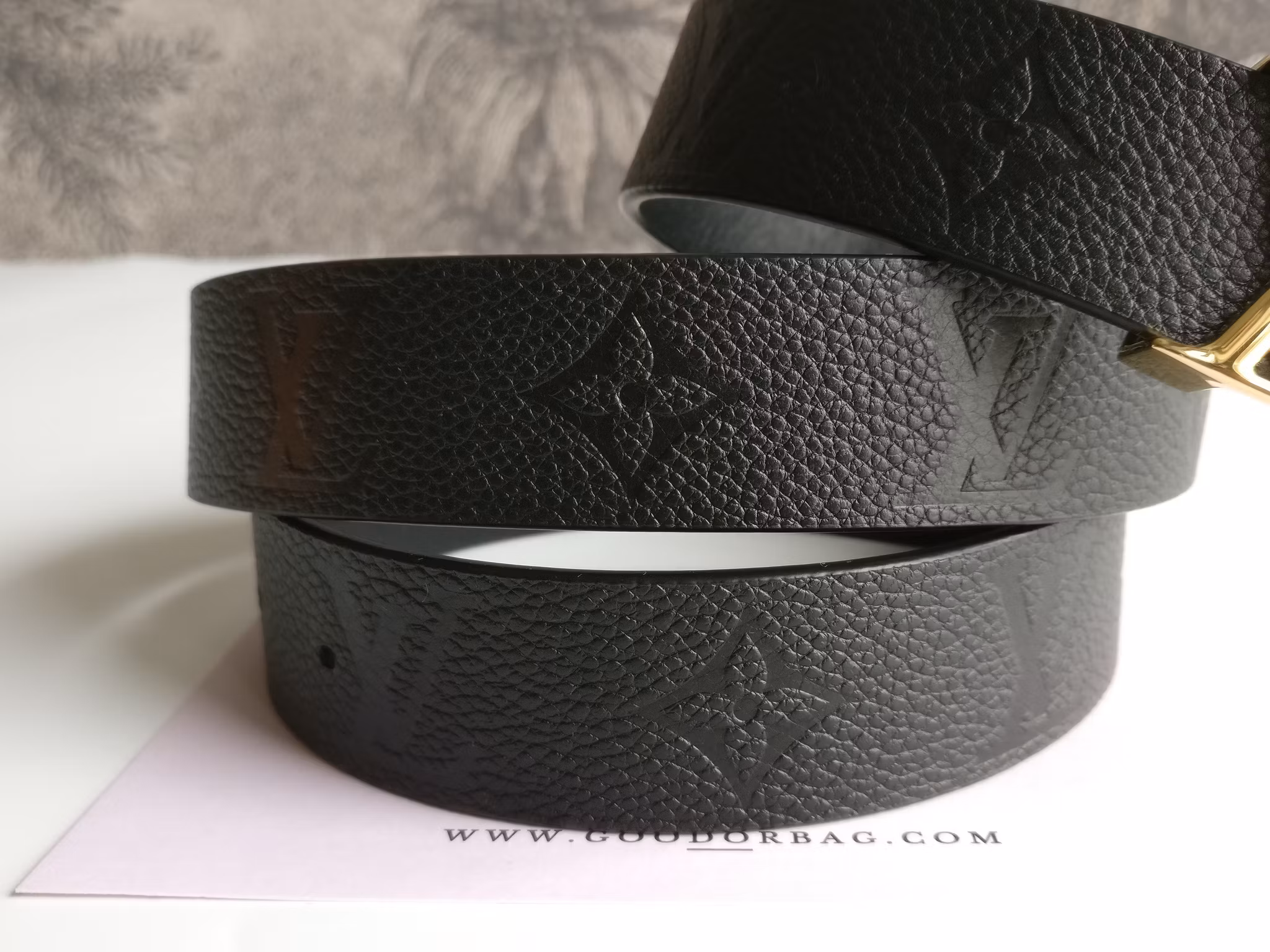 Louis Vuitton LV Iconic 30mm Reversible belt empreinte