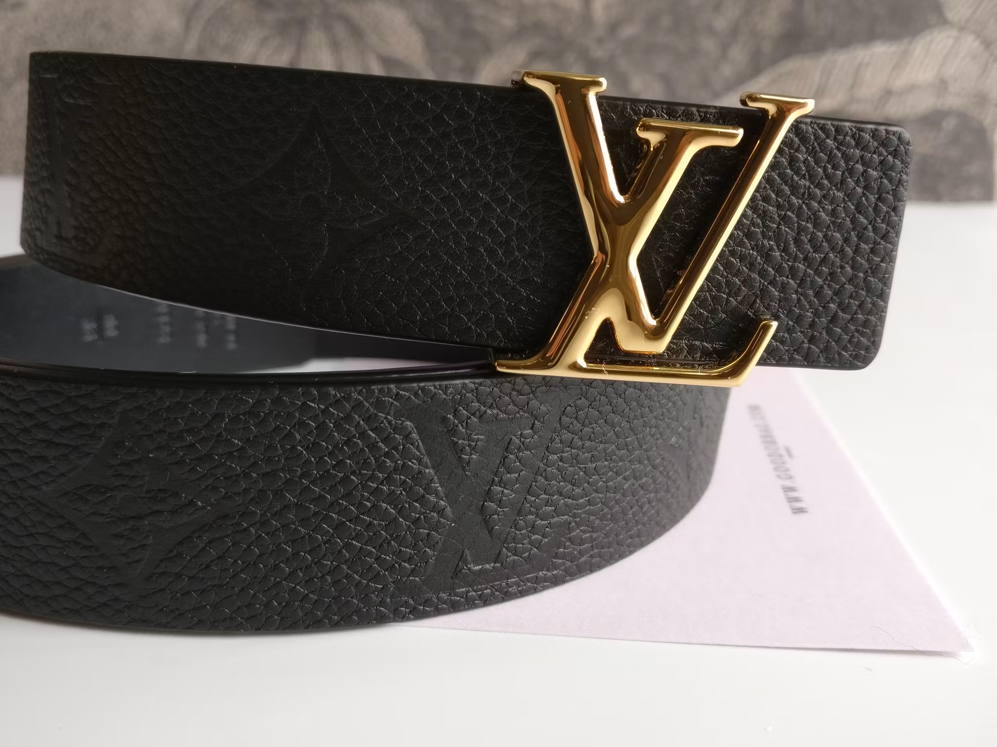 Louis Vuitton LV Iconic 30mm Reversible belt empreinte