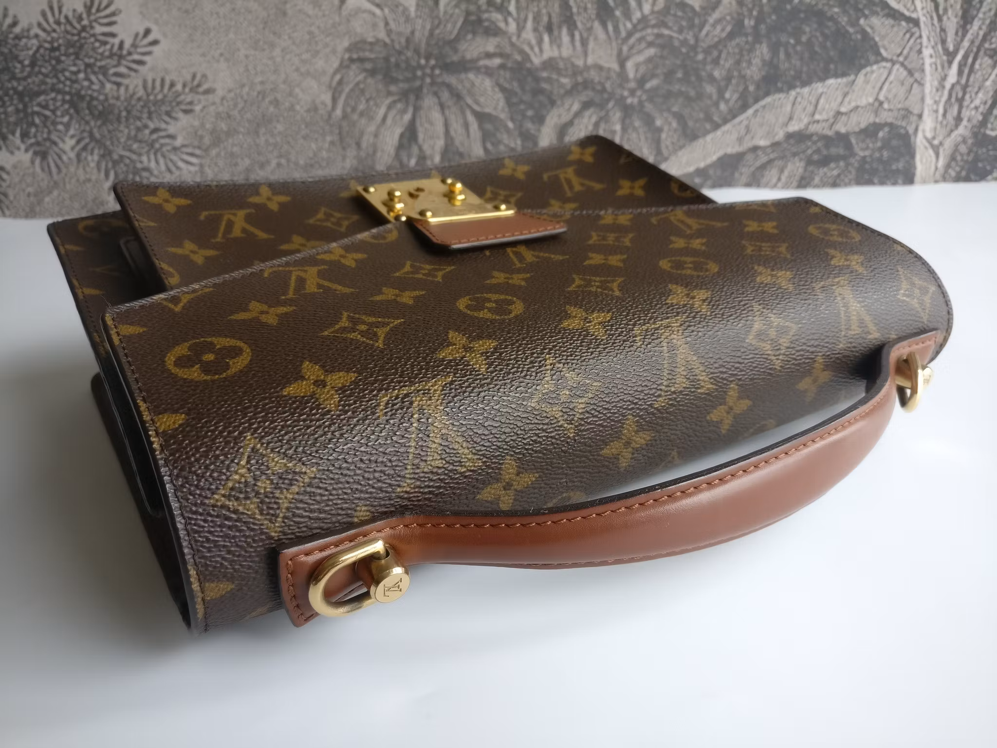 Louis Vuitton Monceau 28