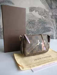 Louis Vuitton Illustre Mini Pochette Bellboy