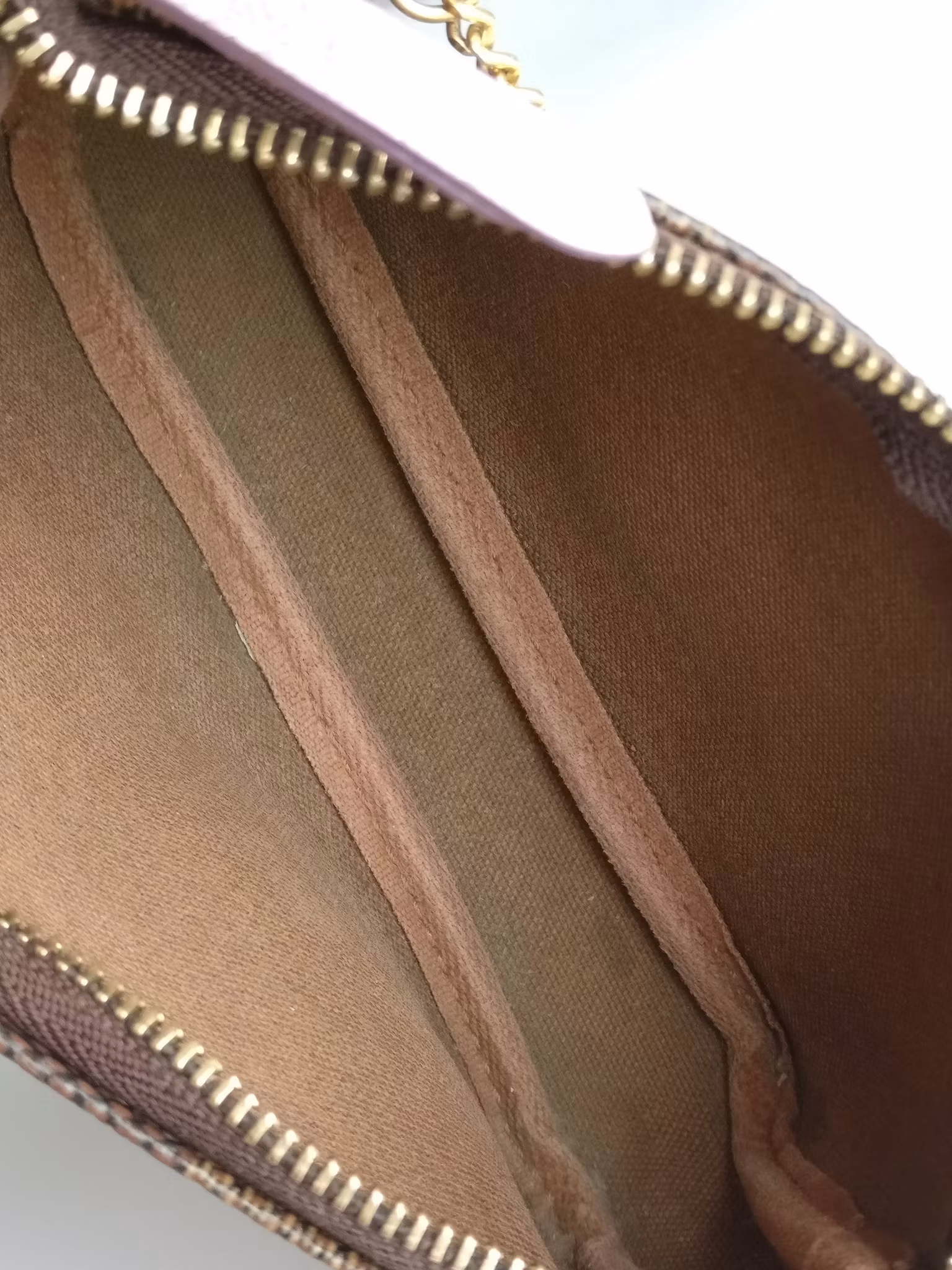 Louis Vuitton Illustre Mini Pochette Bellboy