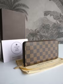 Louis Vuitton Zippy Wallet