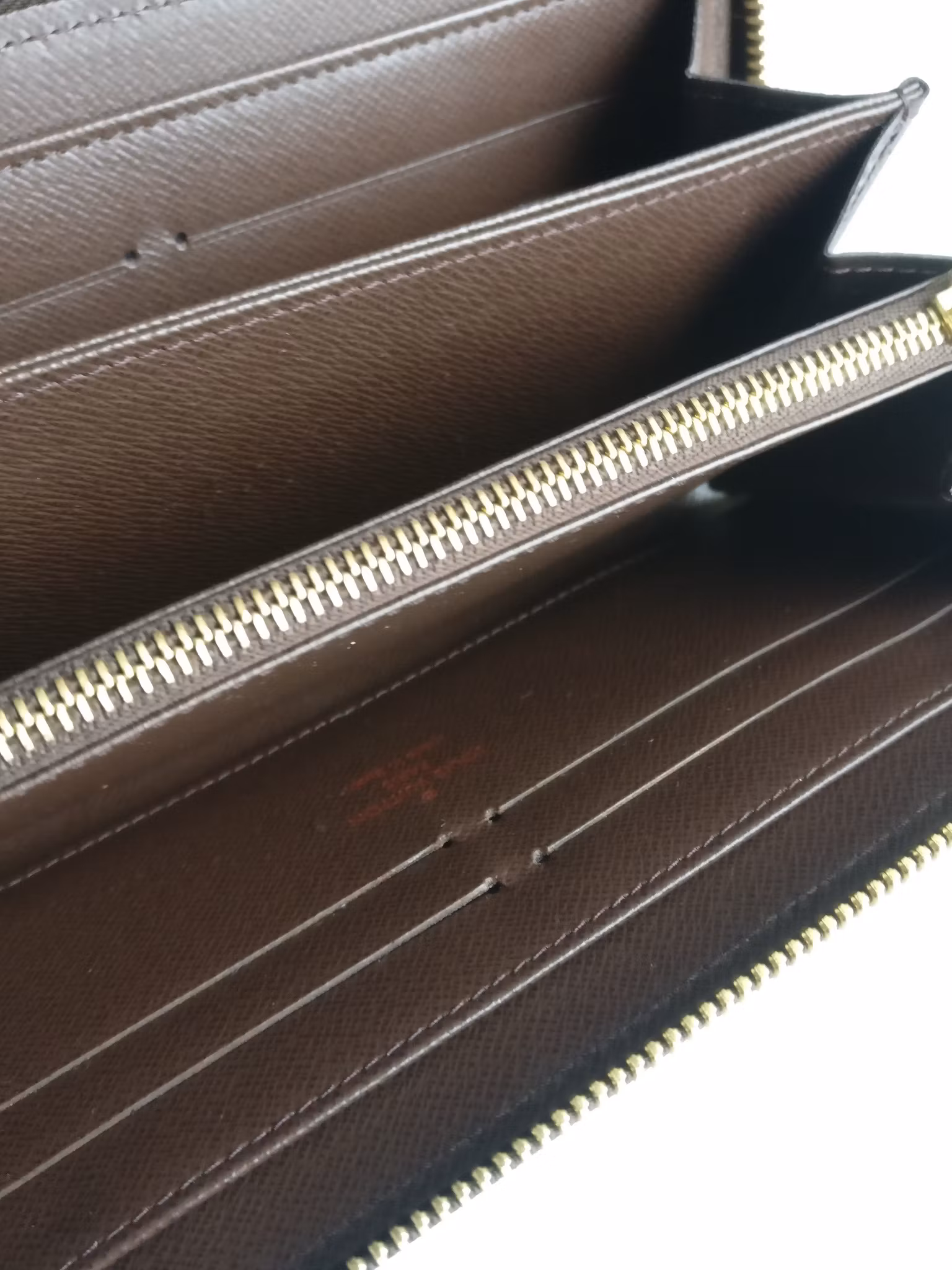 Louis Vuitton Zippy Wallet