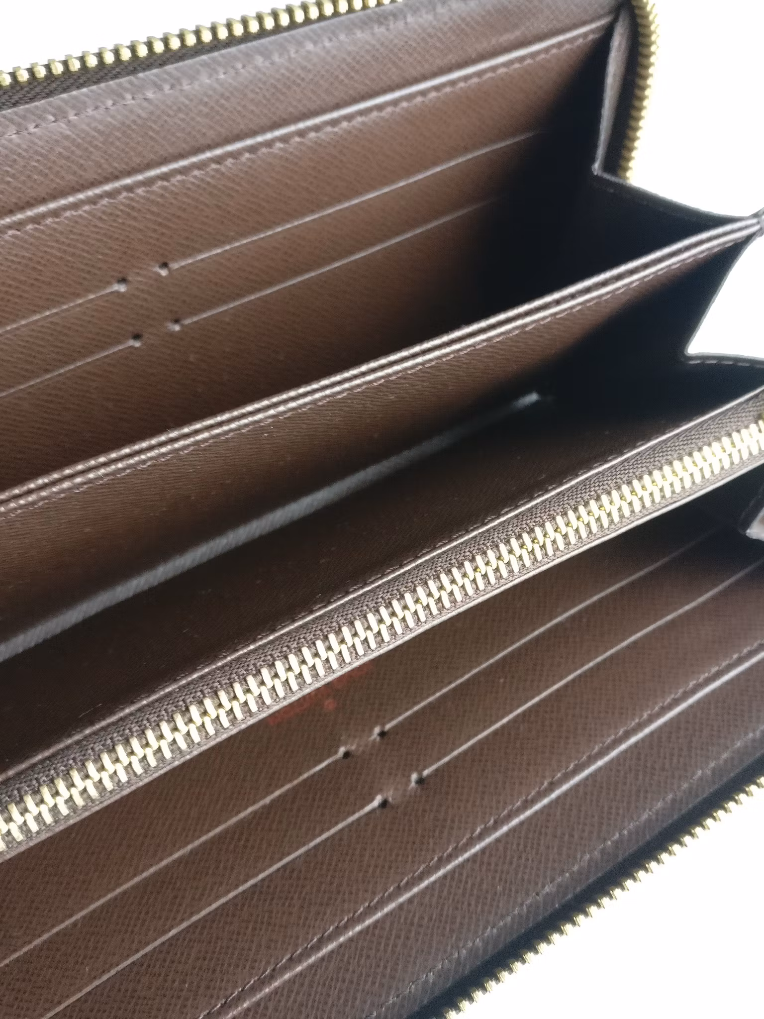 Louis Vuitton Zippy Wallet