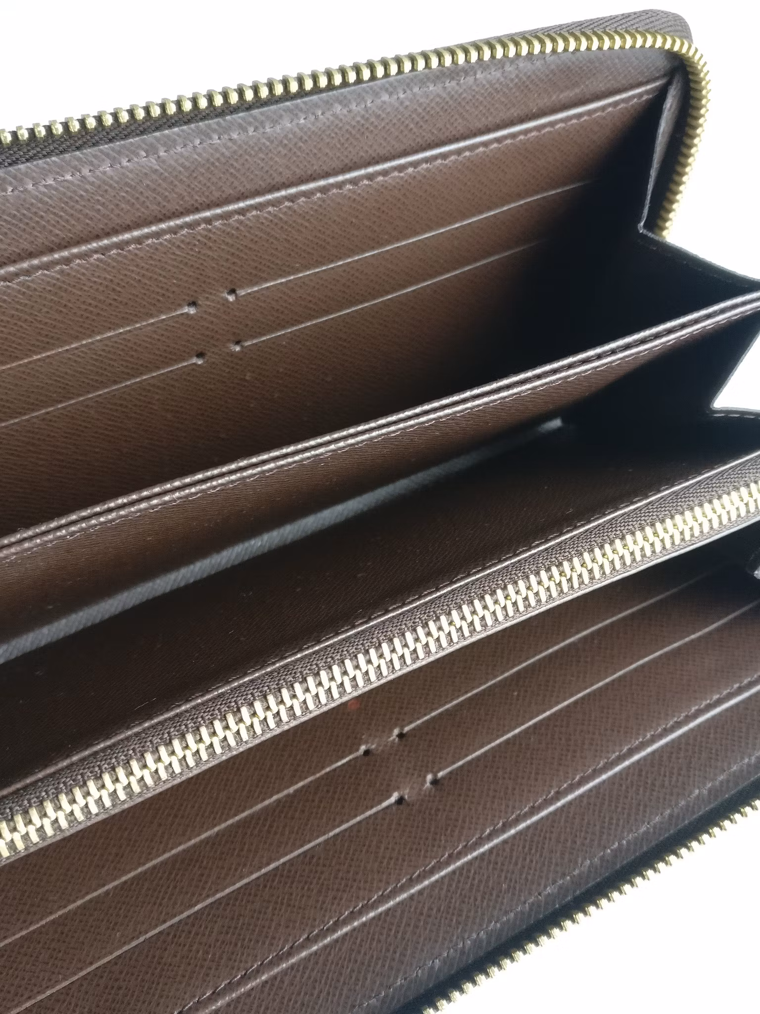 Louis Vuitton Zippy Wallet