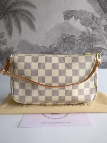 Louis Vuitton Pochette Accessoires damier azur