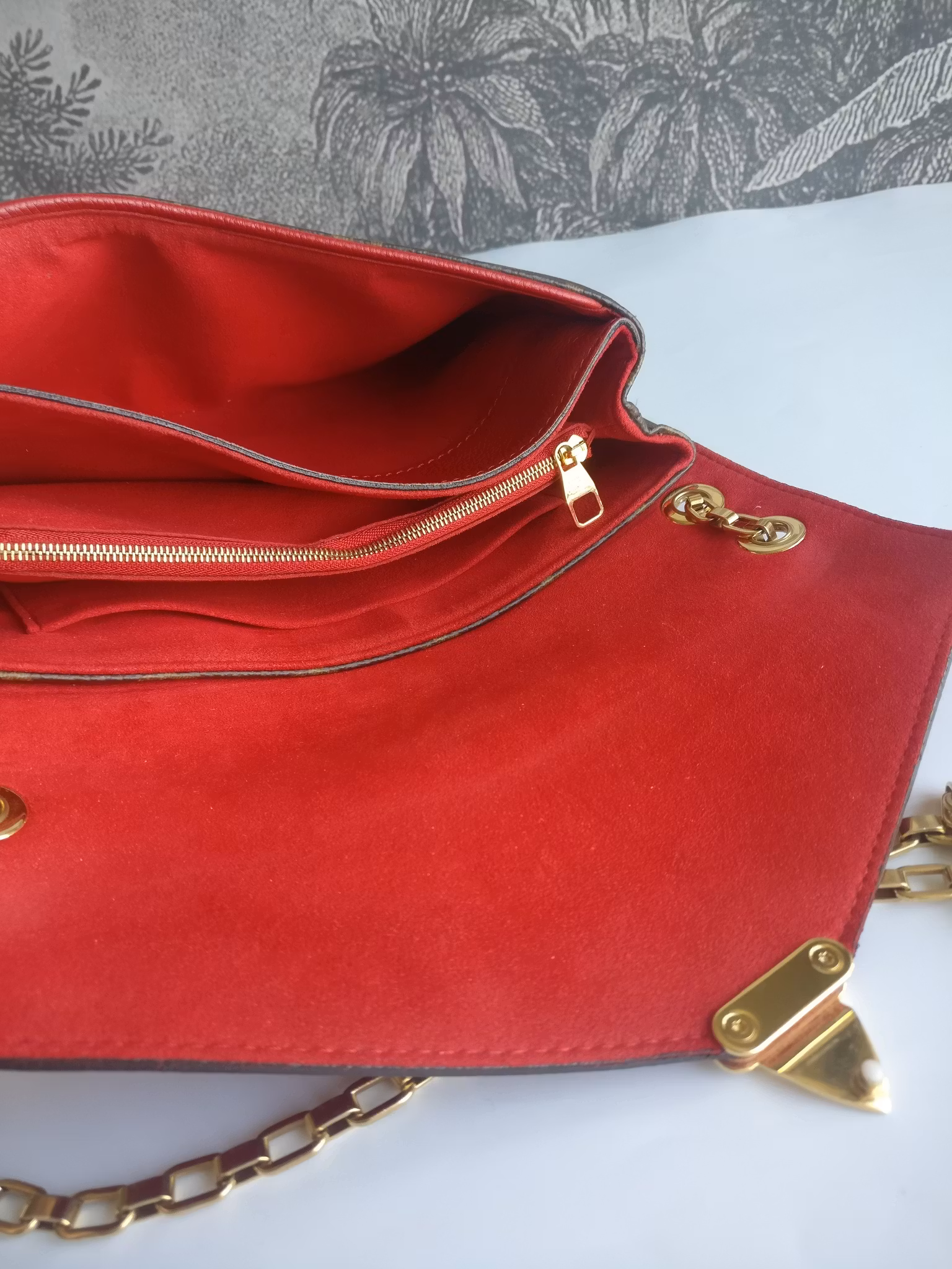 Louis Vuitton Pallas Chain Bag