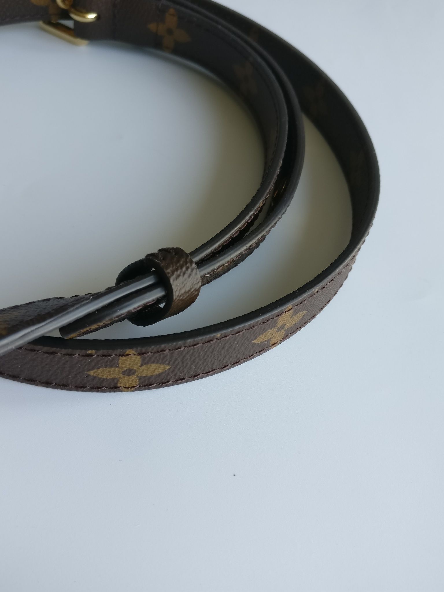 Louis Vuitton adjustable Metis shoulder strap