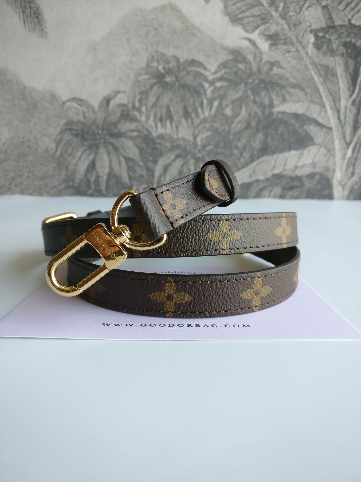 Louis Vuitton adjustable Metis shoulder strap
