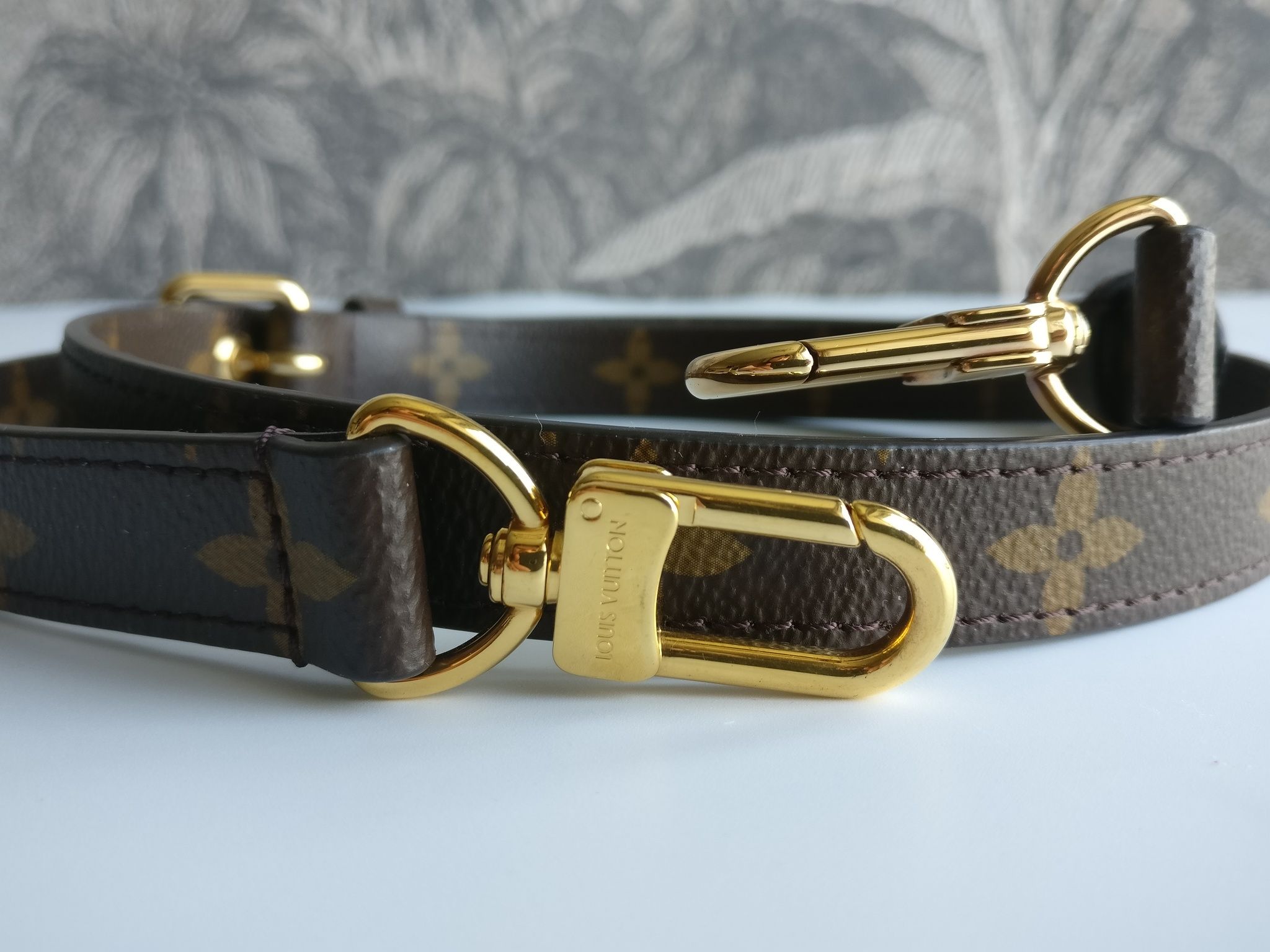 Louis Vuitton adjustable Metis shoulder strap