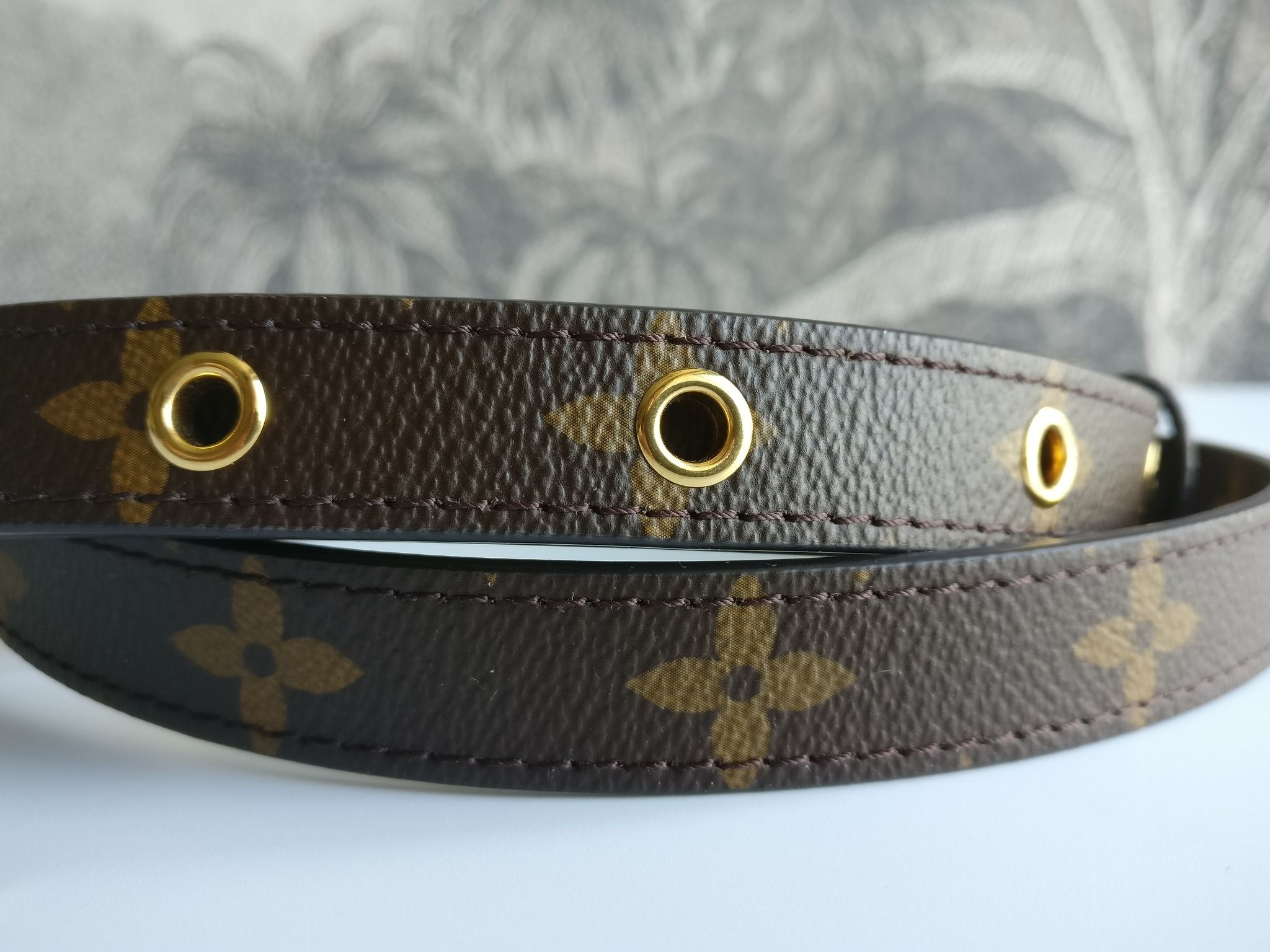 Louis Vuitton adjustable Metis shoulder strap