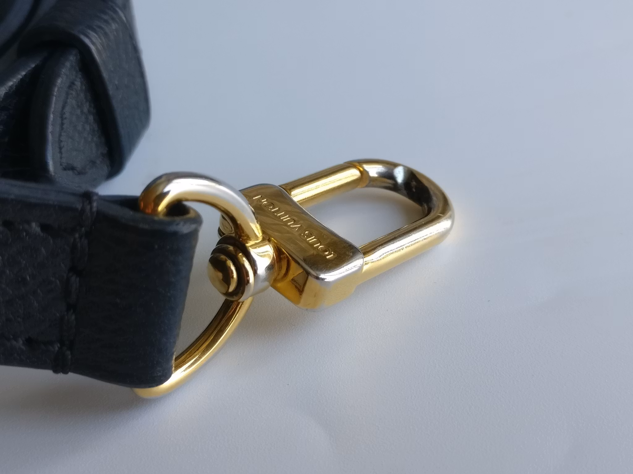 Louis Vuitton Pochette Metis black empreinte