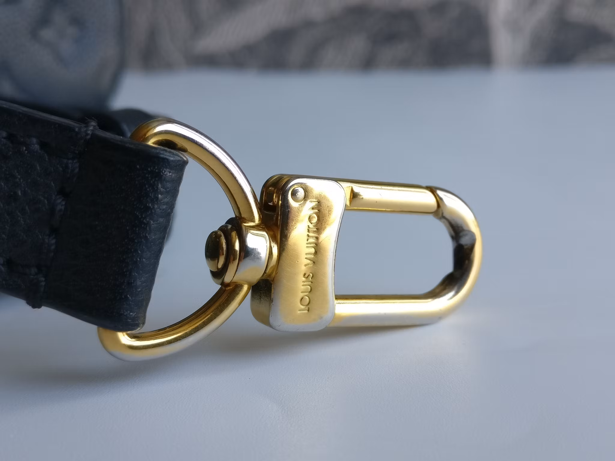 Louis Vuitton Pochette Metis black empreinte