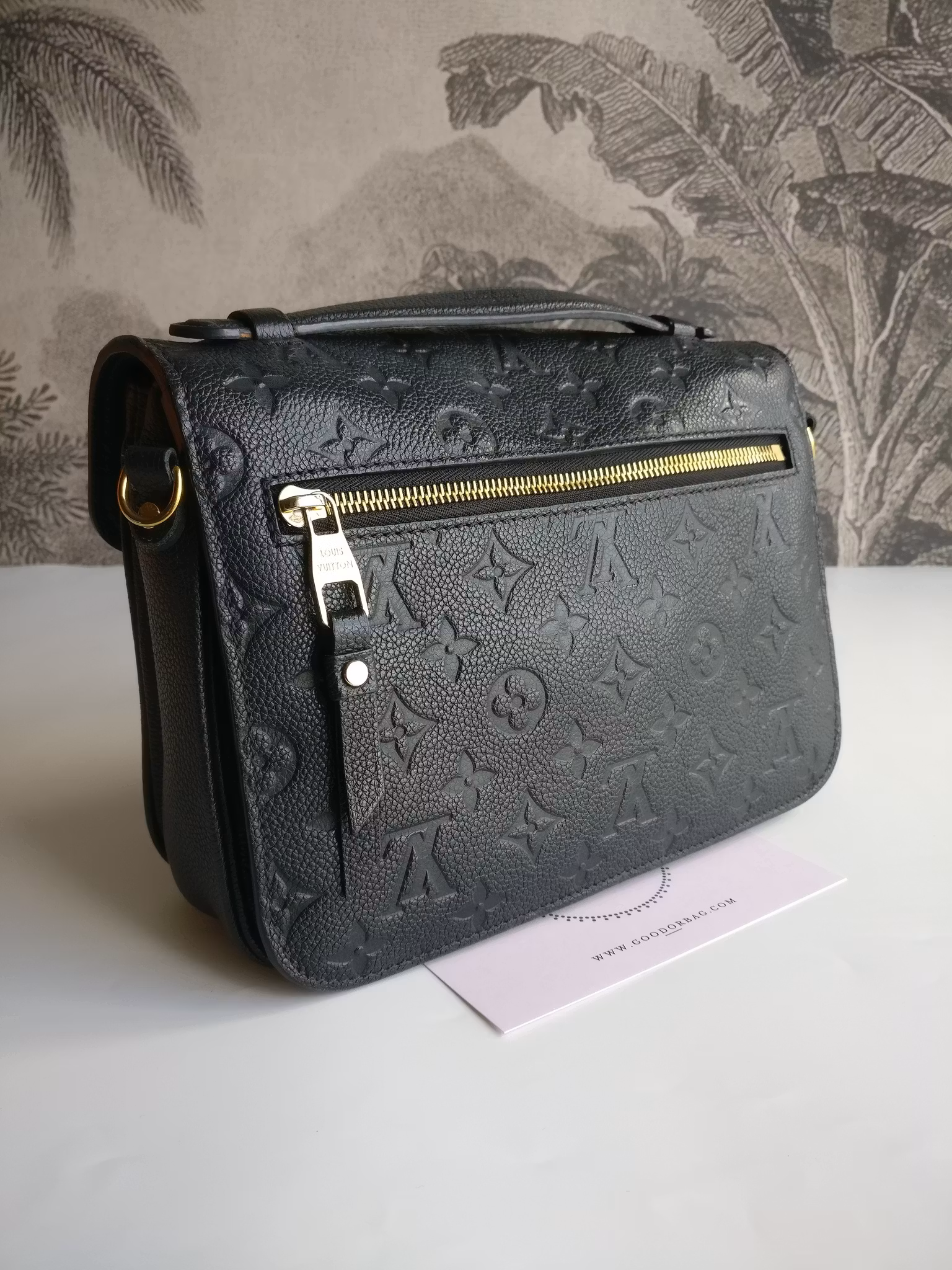 Louis Vuitton Pochette Metis black empreinte