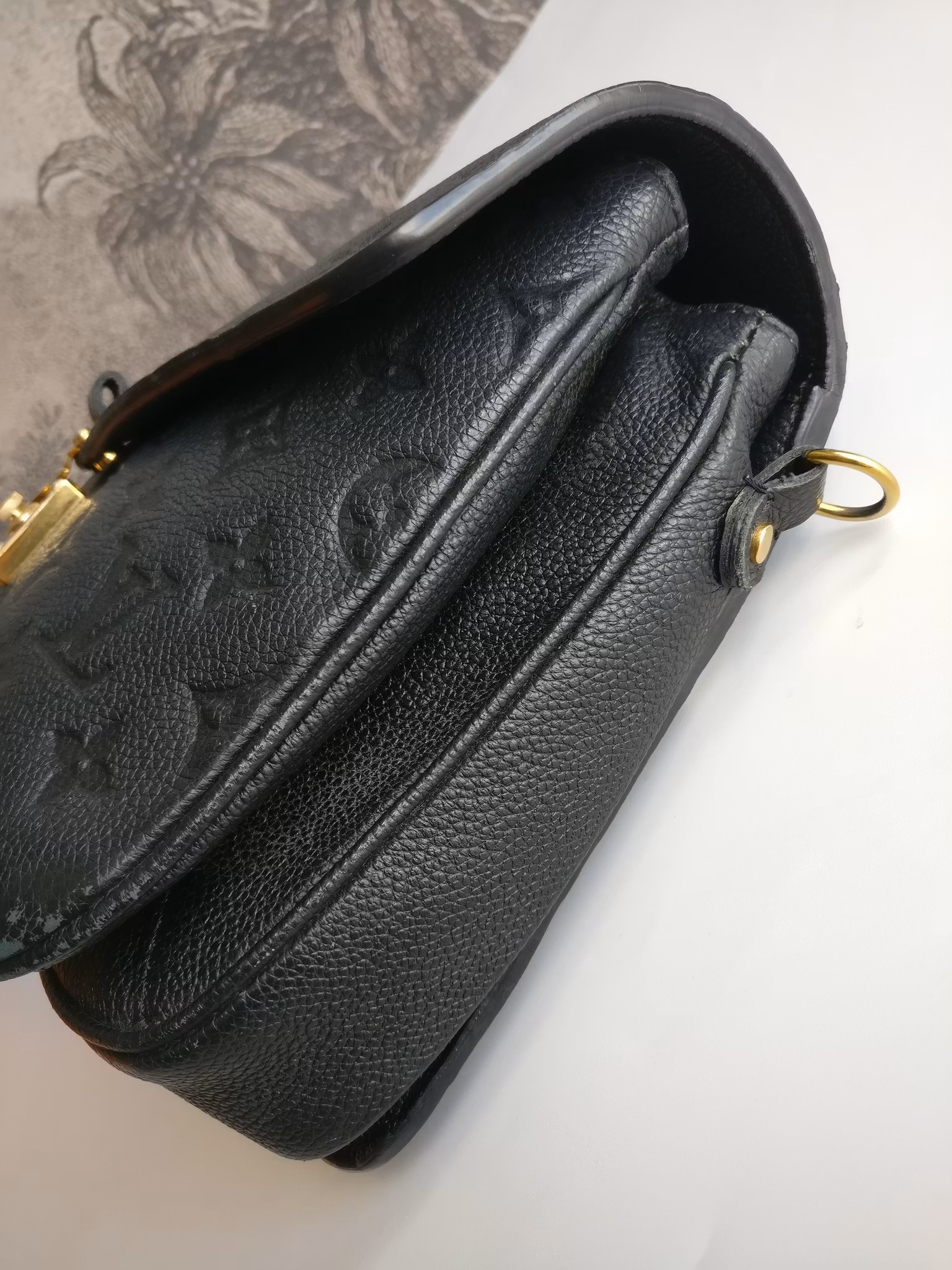Louis Vuitton Pochette Metis black empreinte