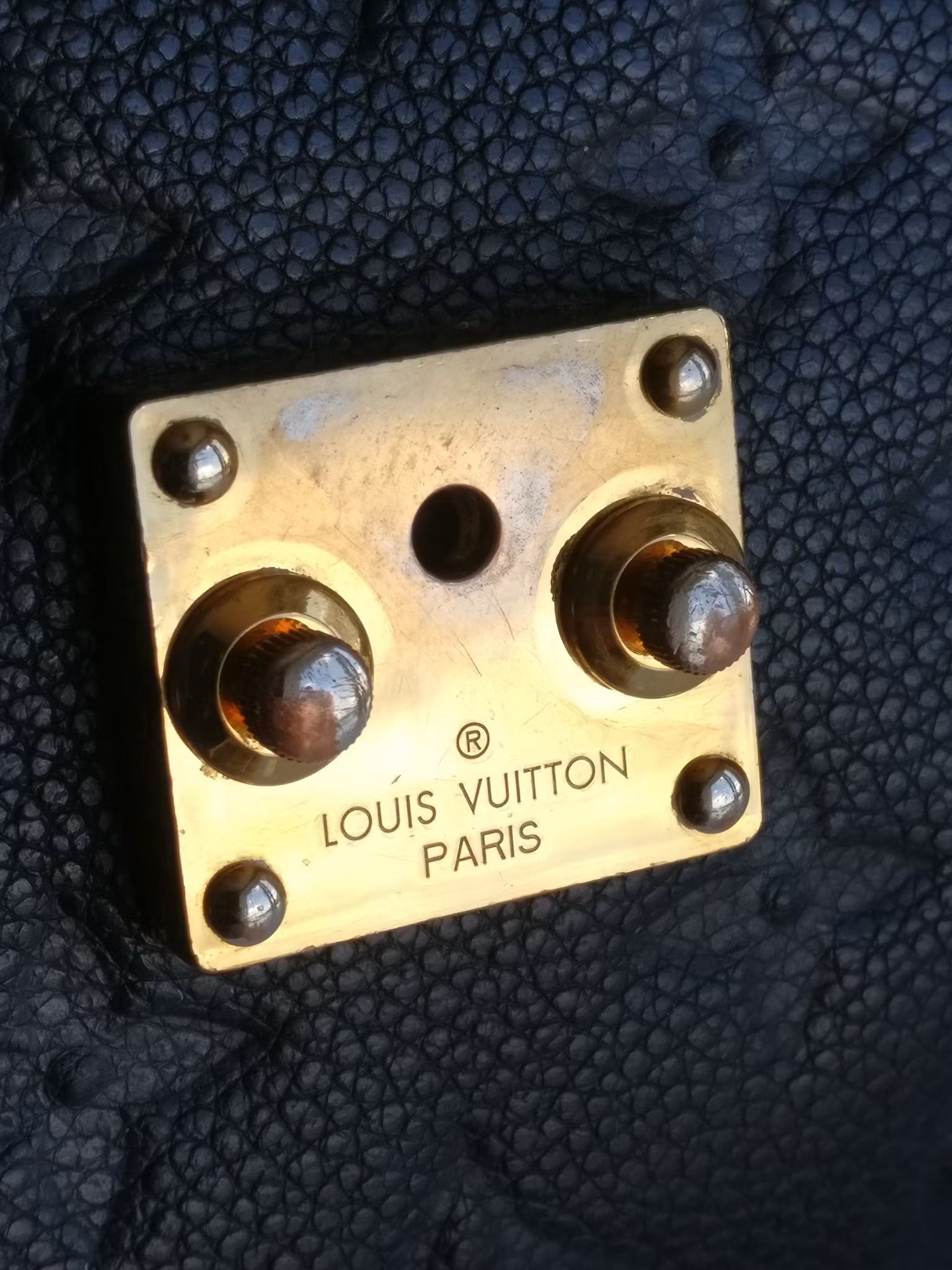 Louis Vuitton Pochette Metis black empreinte
