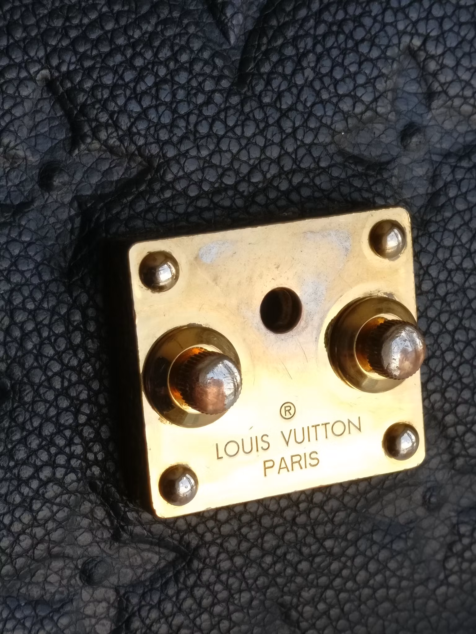 Louis Vuitton Pochette Metis black empreinte