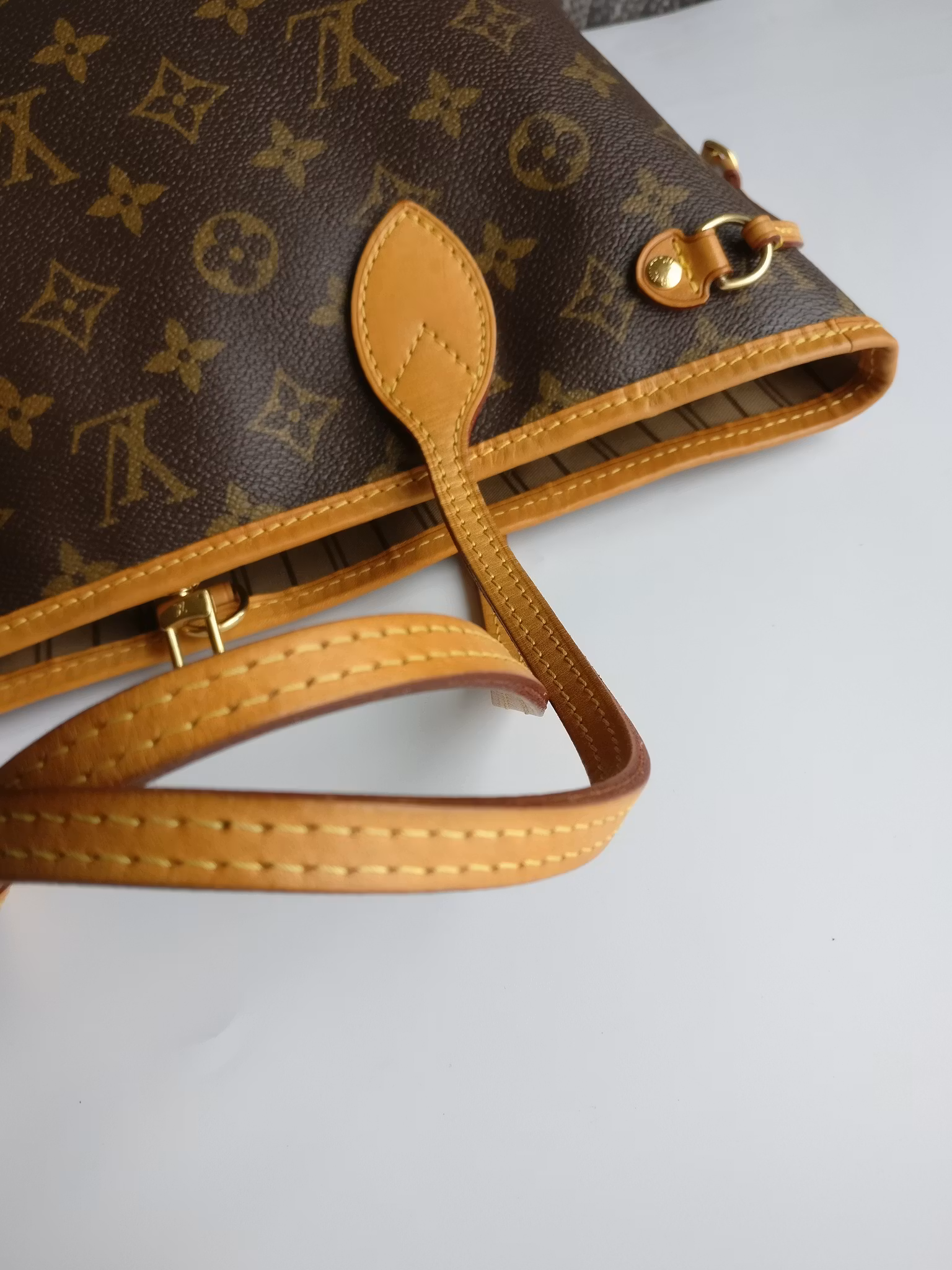 Louis Vuitton Neverfull PM