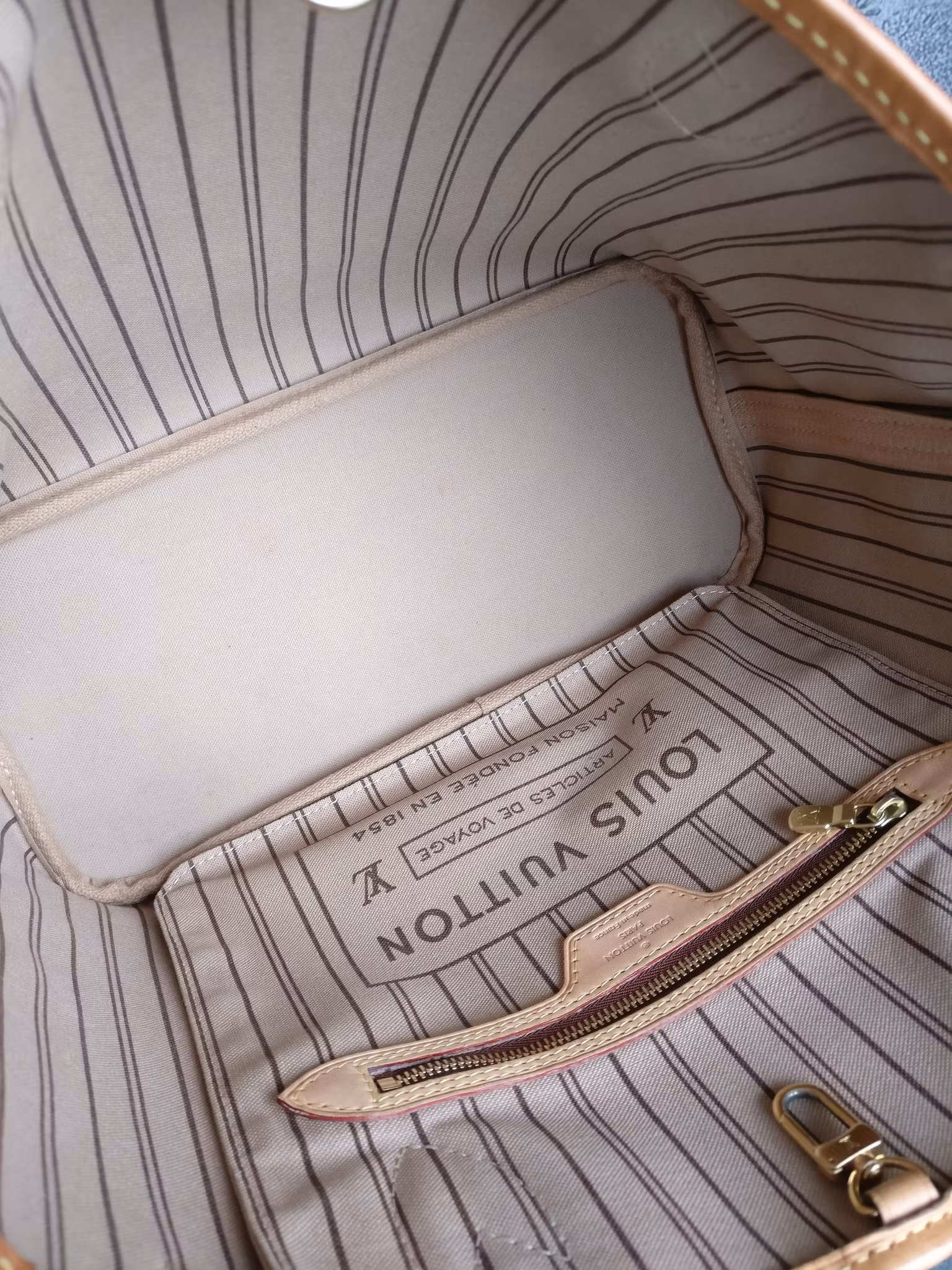 Louis Vuitton Neverfull PM