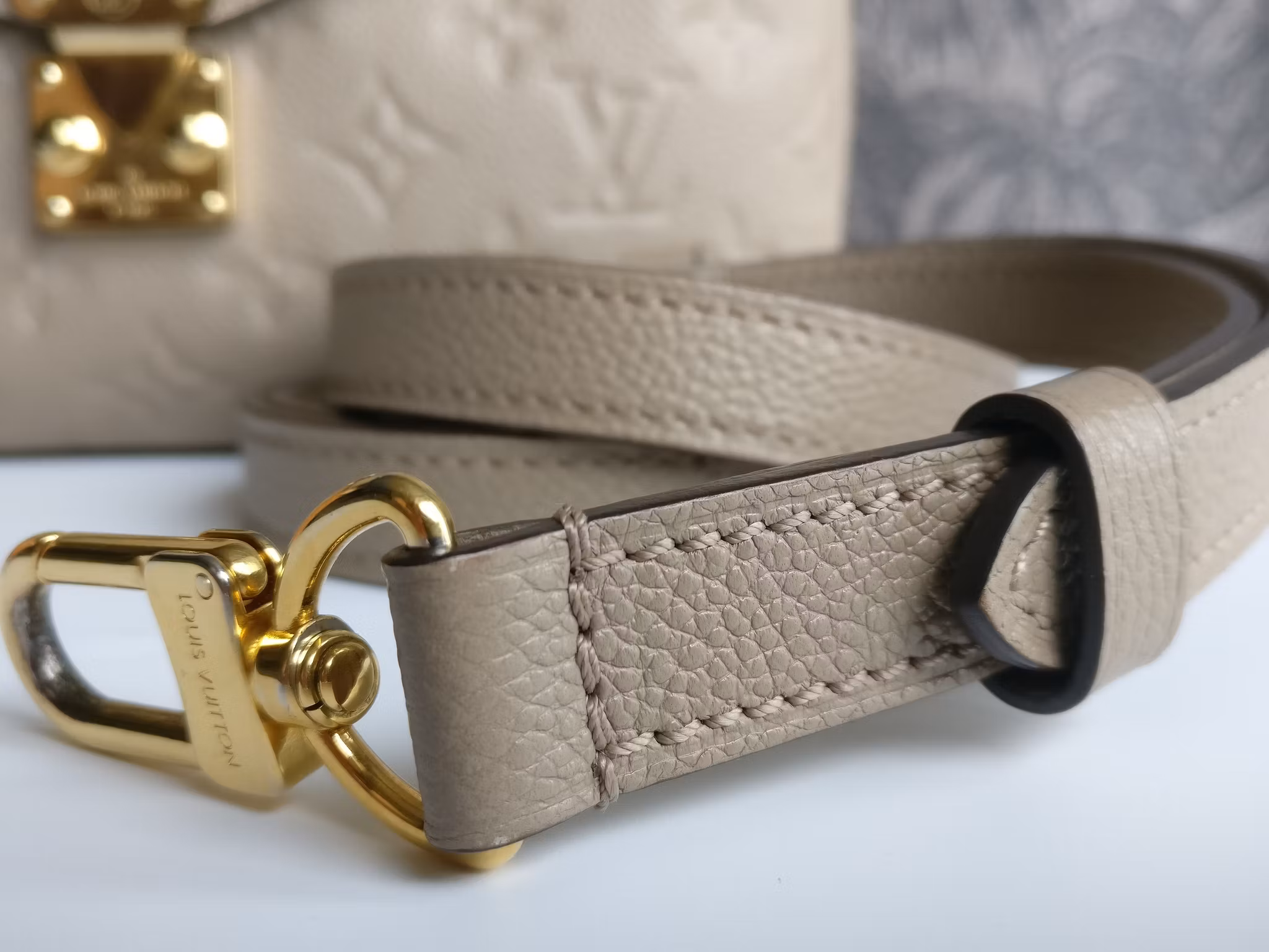 Louis Vuitton Pochette Metis empreinte Dune