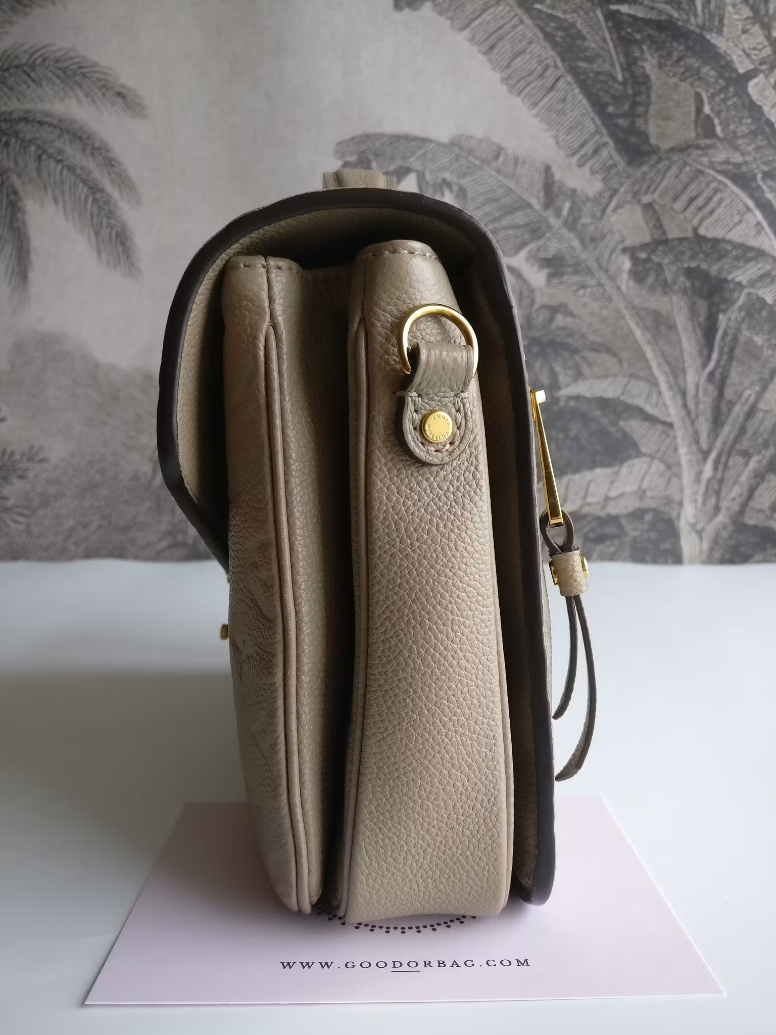 Louis Vuitton Pochette Metis empreinte Dune