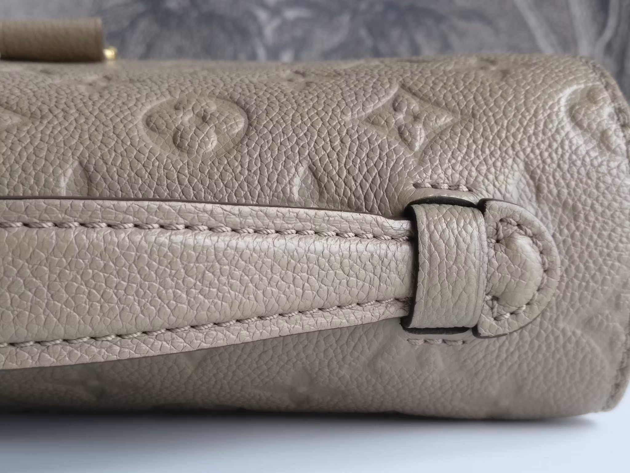 Louis Vuitton Pochette Metis empreinte Dune